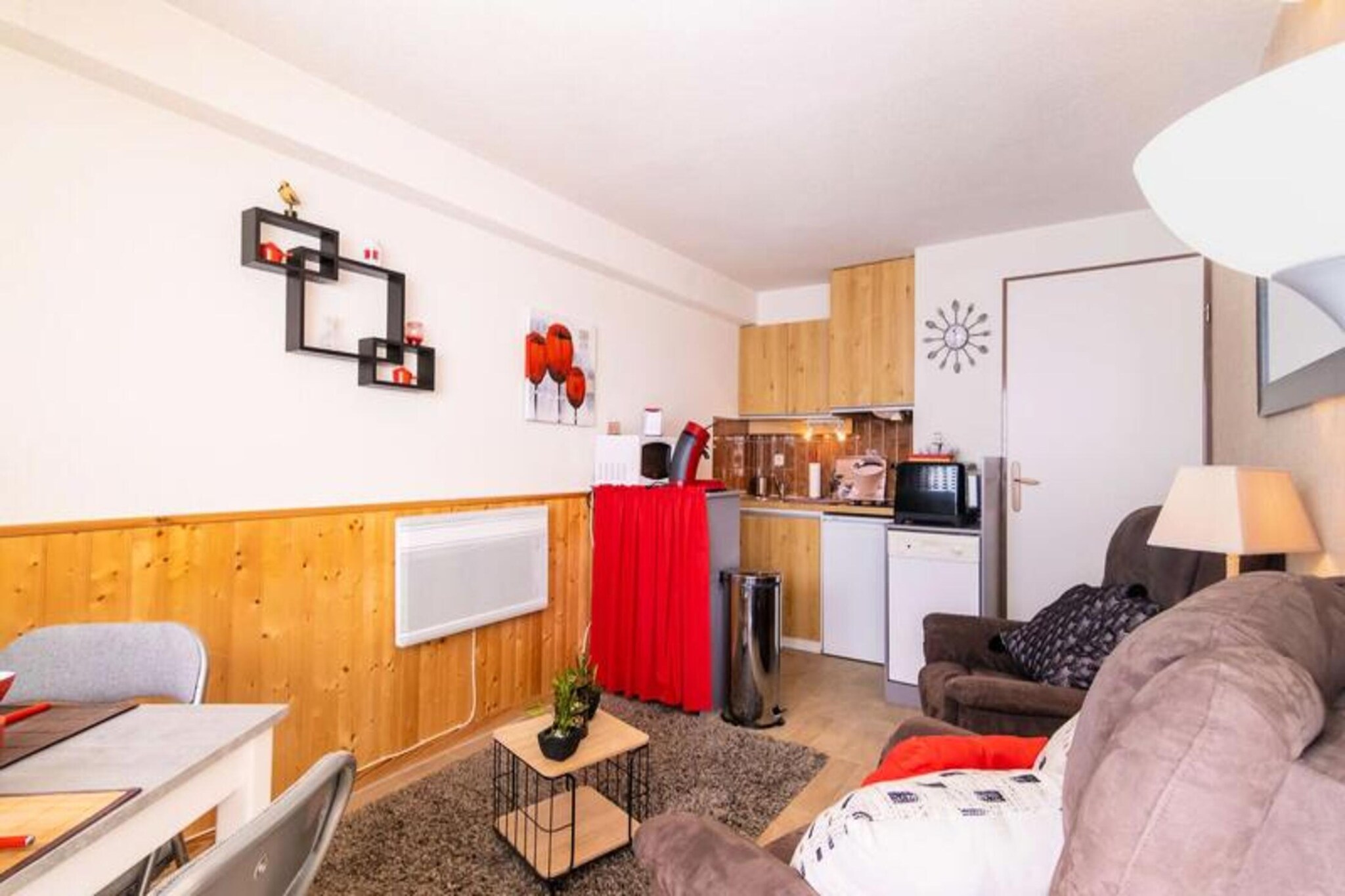 Apartment in Pla d'Adet near Ski Slopes