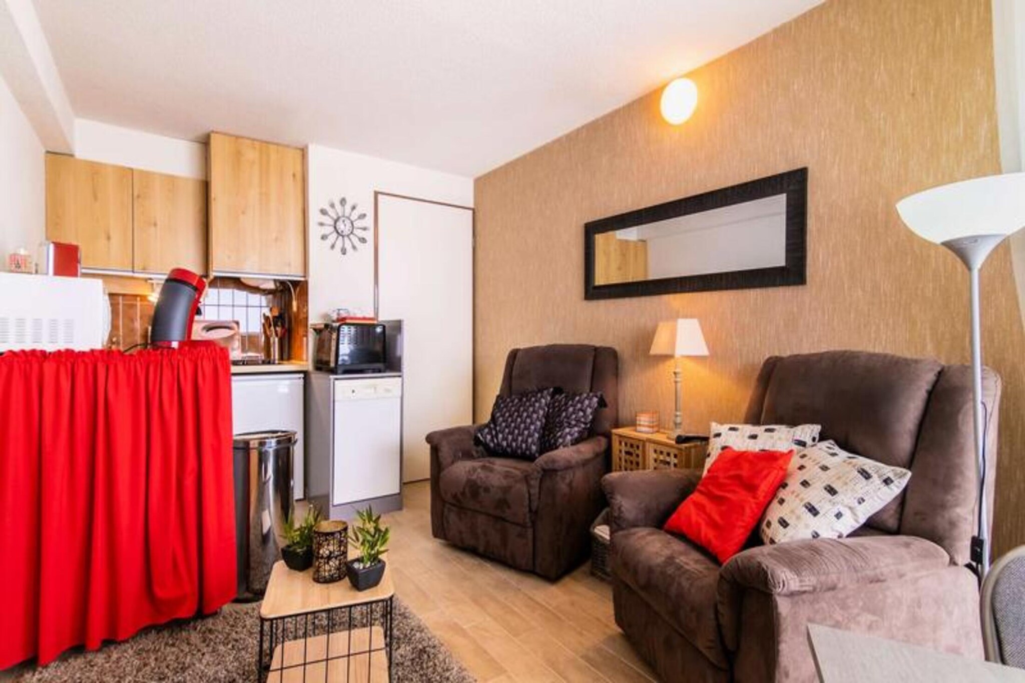 Apartment in Pla d'Adet near Ski Slopes
