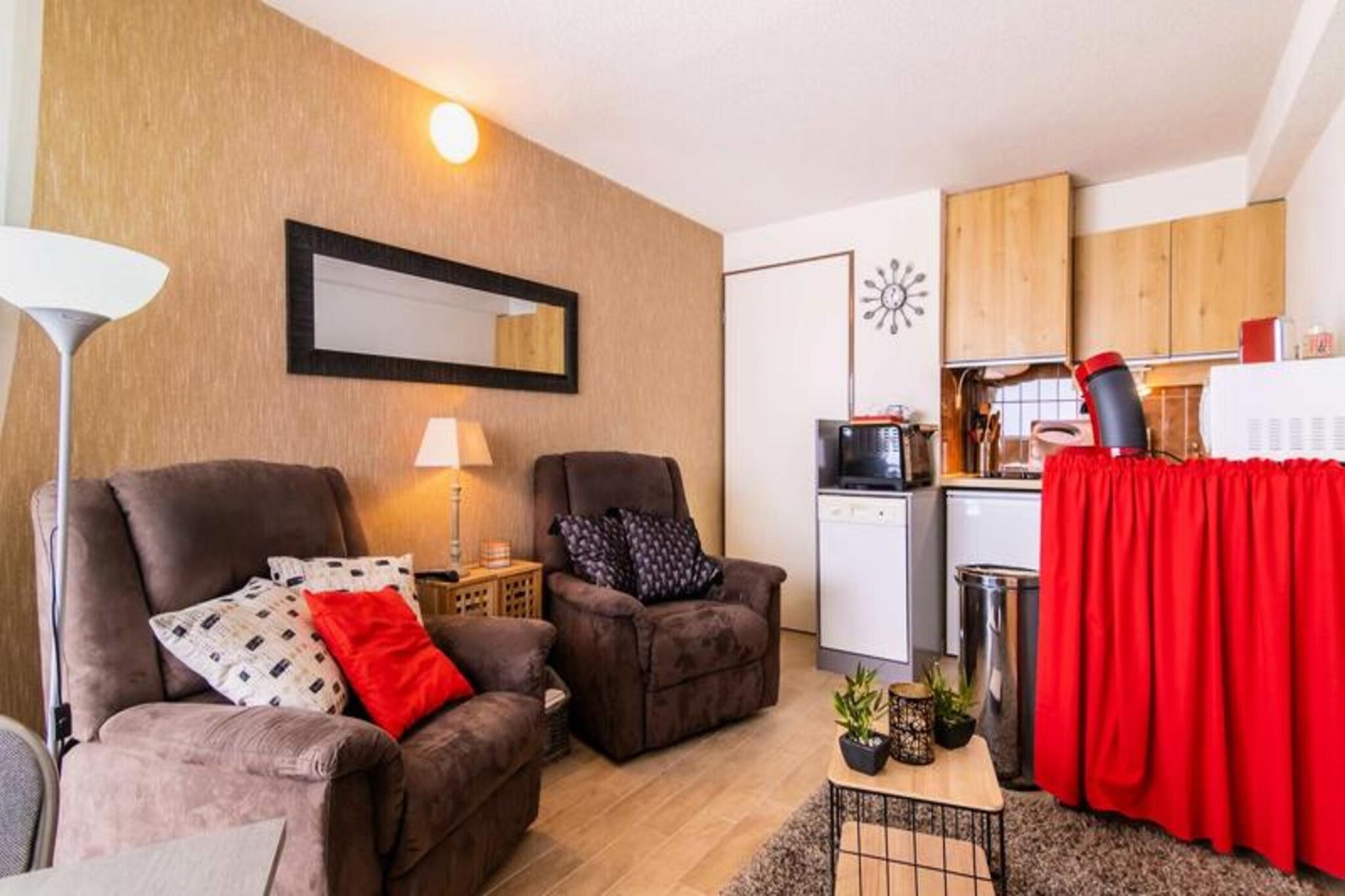 Apartment in Pla d'Adet near Ski Slopes