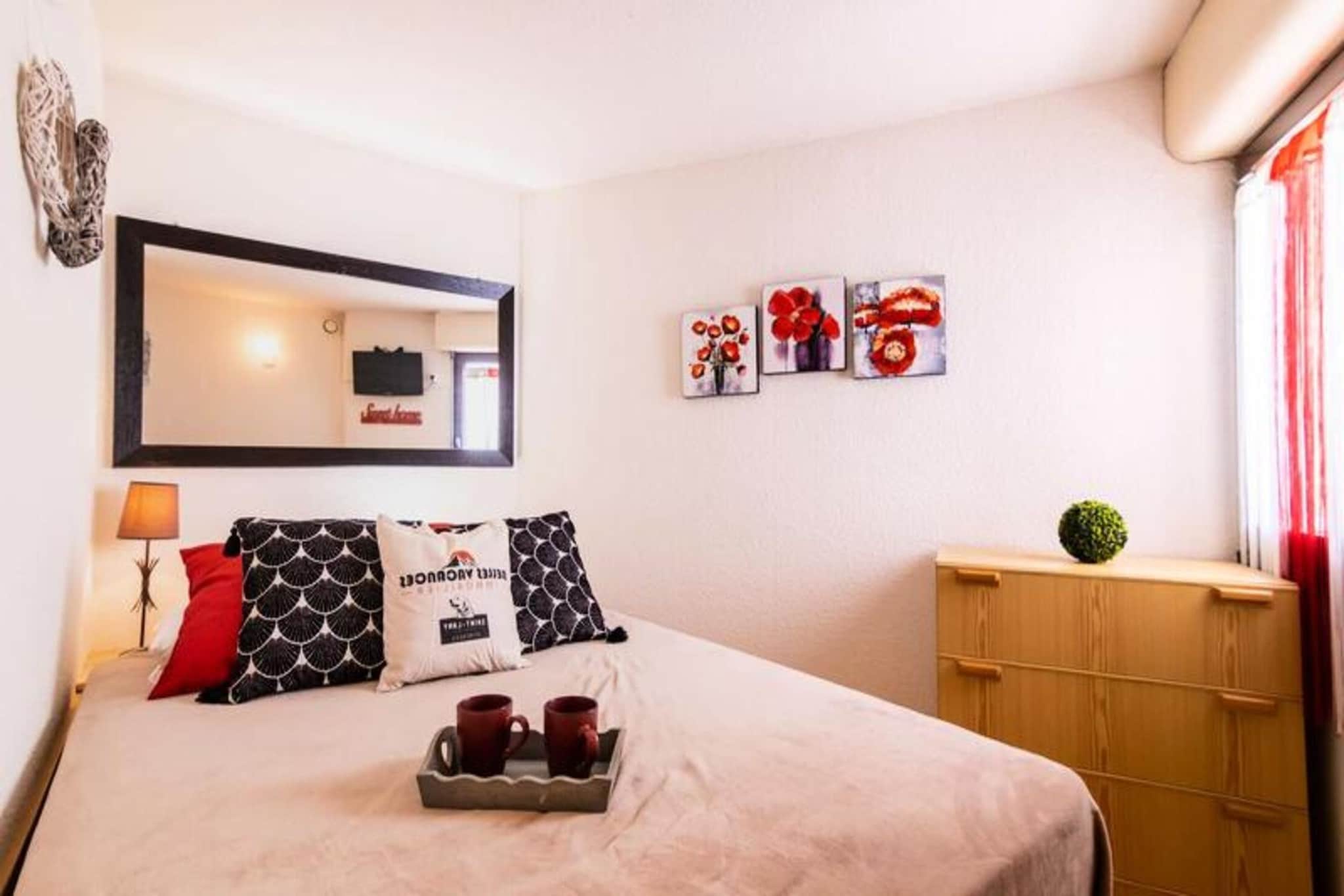 This charming apartment, located in a residence in Pla d'Adet (Saint Lary 1700 / Pied de Pistes), is perfect for up to 4 guests. It features a living room with a television and a balcony, offering beautiful views of the valley. The bedroom includes a large 140 cm bed, while a separate cabin offers 2 single bunk beds. The apartment is not pet-friendly, ensuring a quiet environment for all guests.

Just 150 meters from the ski slopes, this apartment provides quick access to the winter sports activities in the area. In addition to the ski lifts, guests can enjoy nearby shops, cafes, and markets, all within walking distance. Whether it's a winter getaway or a summer retreat, the apartment offers a perfect location to explore the surrounding Pyrenees and its outdoor activities.

The apartment includes a kitchenette equipped with a mini-oven and microwave, ideal for preparing meals. The bathroom features a WC, and the apartment is located on the 6th floor, accessible by elevator. Additional amenities include outdoor parking and a ski locker, offering convenient storage for ski gear.