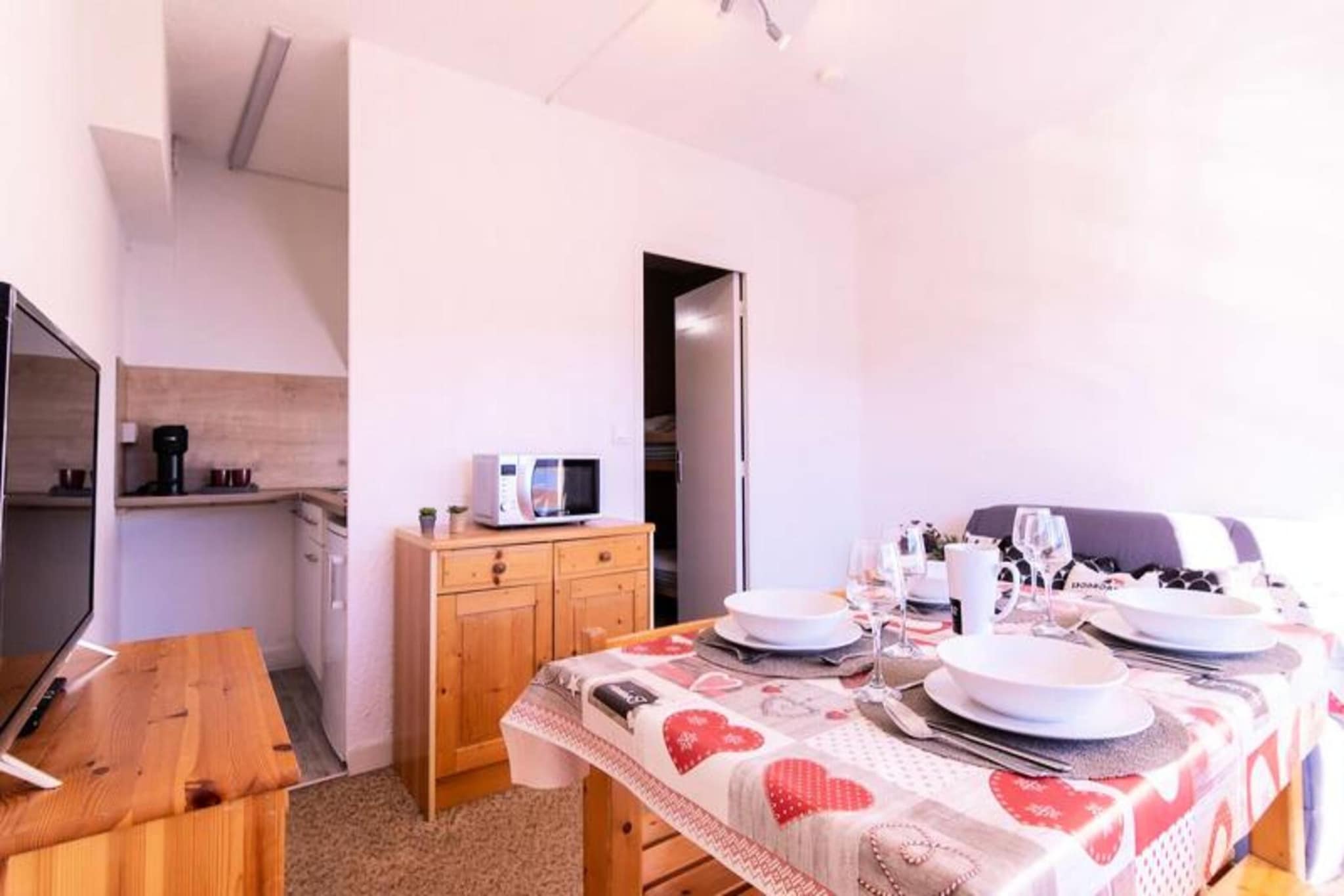 Studio in Pla d’Adet with Pyrenees Views