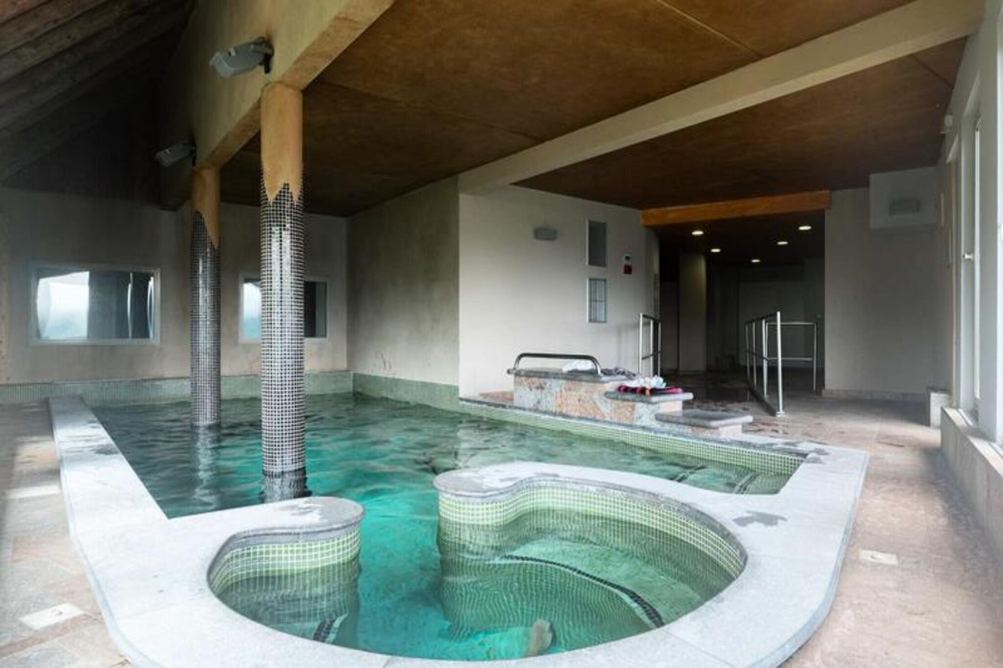 Apartment in Pyrenees with Heated Pool