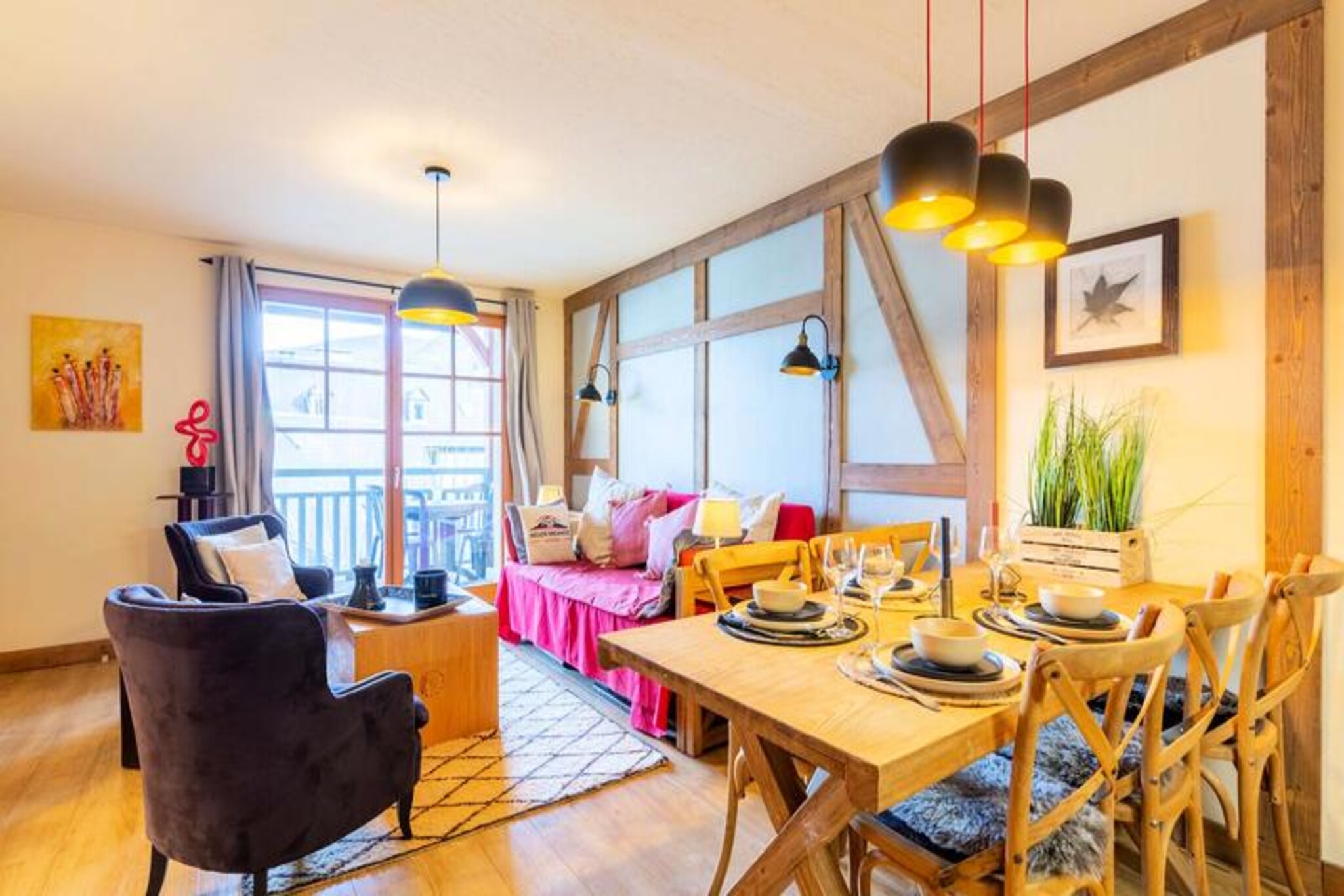 3 Rooms for 8 People