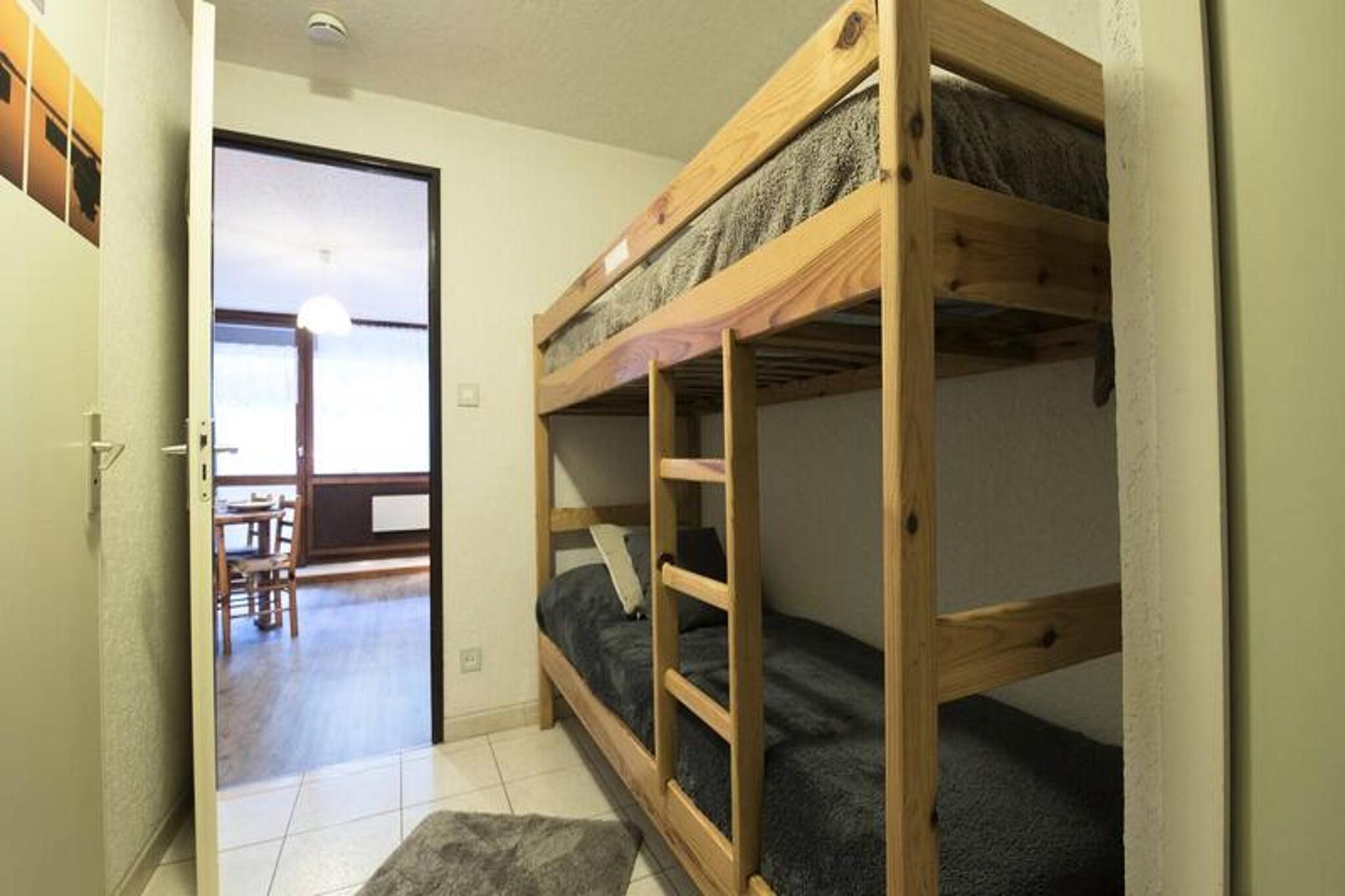 3 Rooms for 6 People