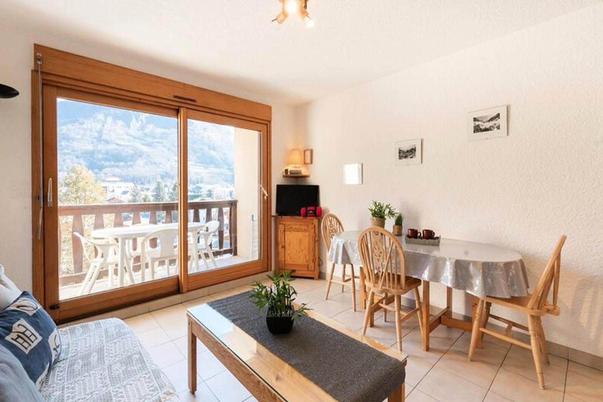This charming studio, located on the 2nd floor, is ideal for a couple and two children, offering a cozy living space with a sofa bed and a cabin featuring 2 single bunk beds. The apartment is pet-free and provides a bathroom with a separate shower and toilet. A private parking spot is available for your convenience, and the residence also offers easy access to nearby slopes with a free shuttle stop.
Nestled in a peaceful area with a beautiful view of the mountains, this apartment is just a short walk from the center of Saint Lary Soulan and its shops. The location offers excellent access to nearby attractions, including cafes and restaurants, providing an authentic village experience. The free shuttle stops close by, making it easy to reach the gondola or cable car for skiing adventures.
The apartment includes an equipped kitchenette perfect for preparing meals, and the spacious living area opens up to a balcony where you can enjoy the stunning views. The property is well-equipped with essential amenities, including heating, and optional services such as a cleaning fee, towel kits, and WiFi box rental are available to enhance your stay.