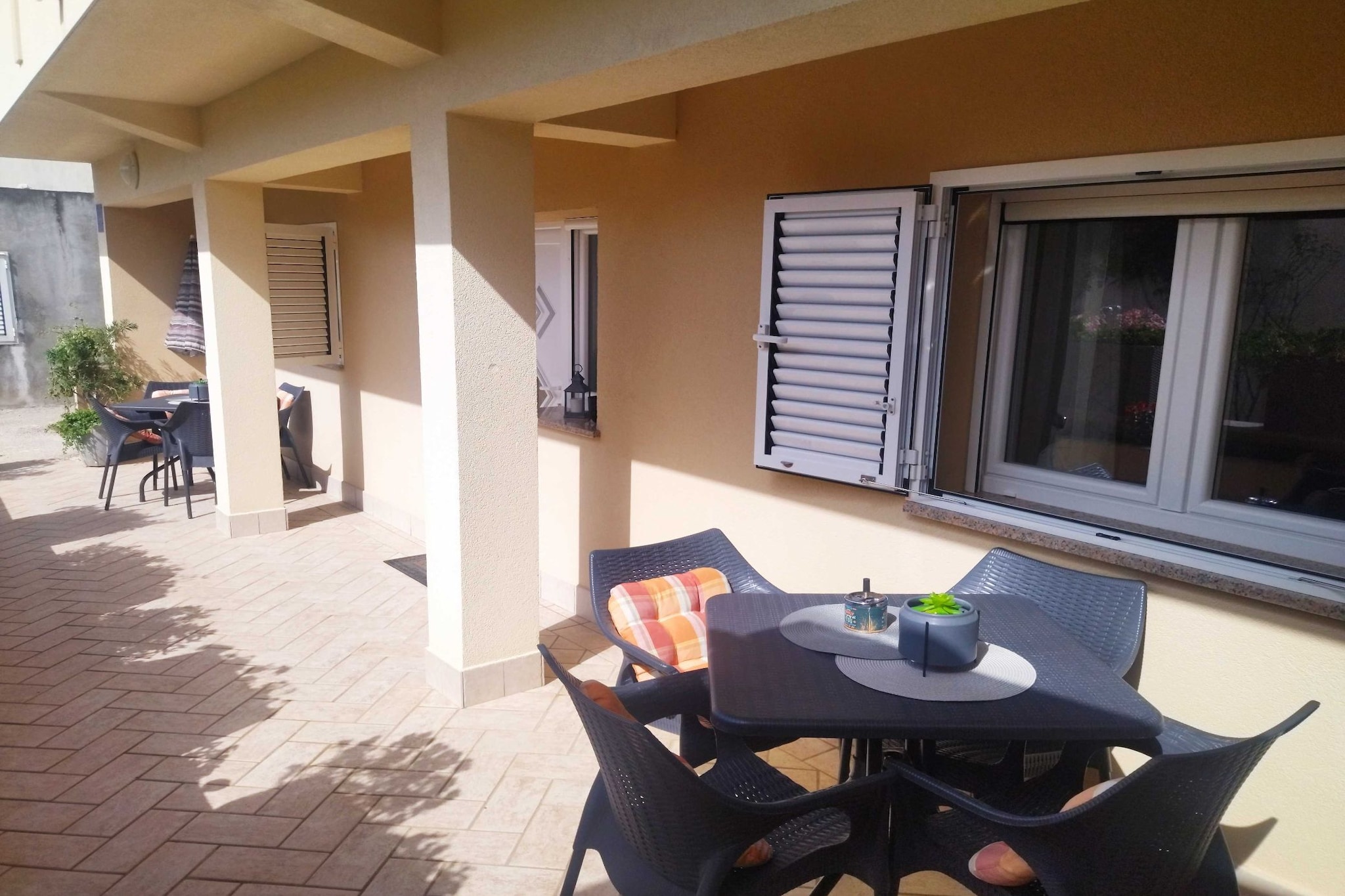 Charming One Bedroom Apartment Povljana - One Bedroom Apartment-Buitenlucht