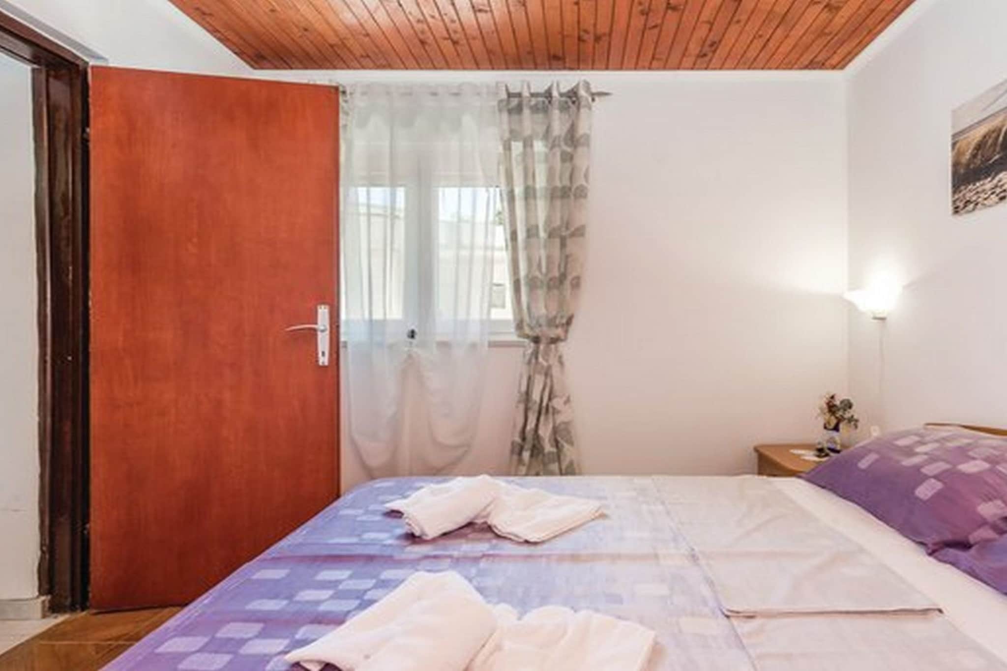 Charming One Bedroom Apartment Povljana - One Bedroom Apartment-Slaapkamer