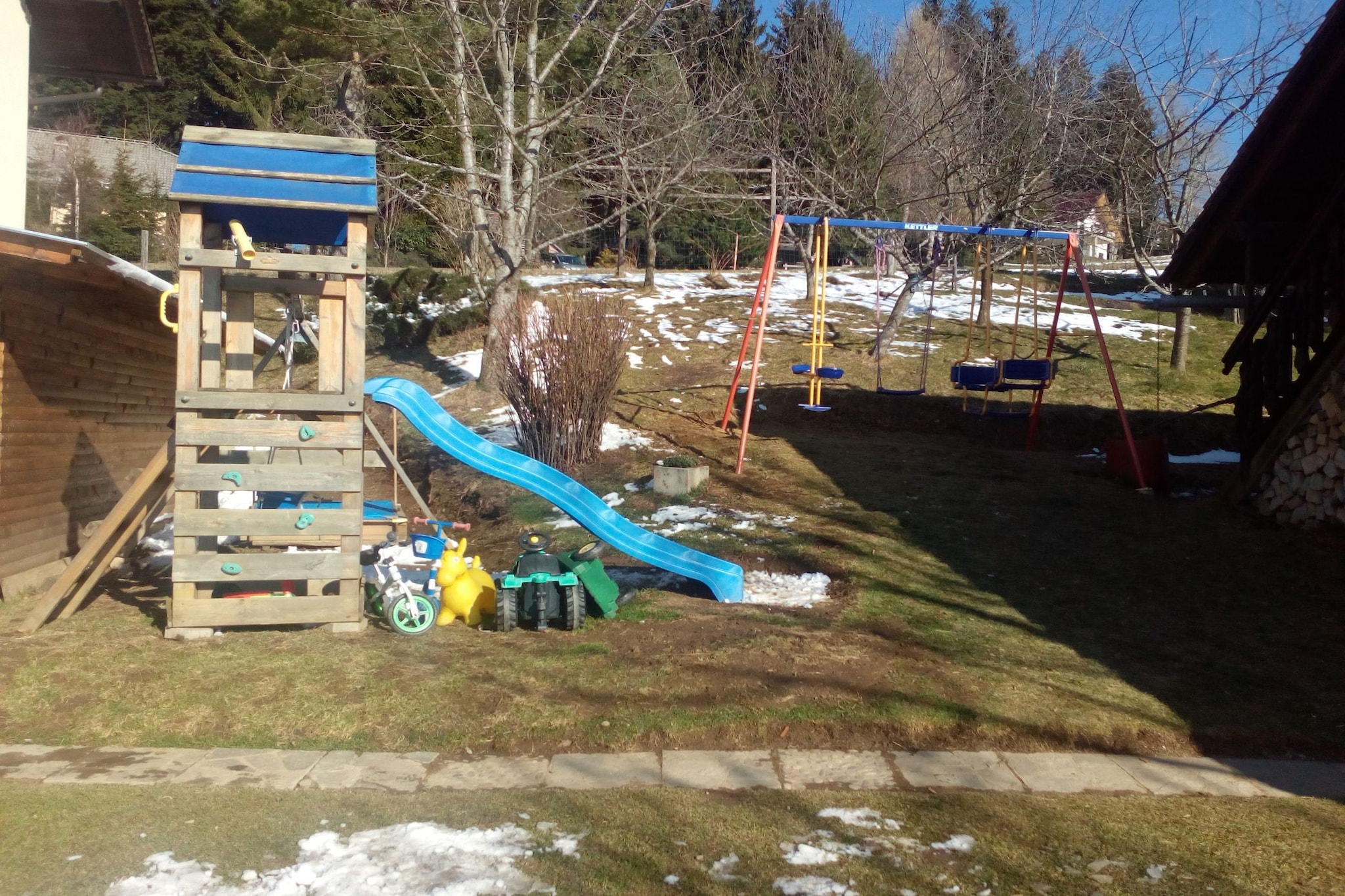 Comfortable Zreče Apartment with Playground and Private Parking, Ideal for Families - One Bedroom Apartment-Buitenlucht