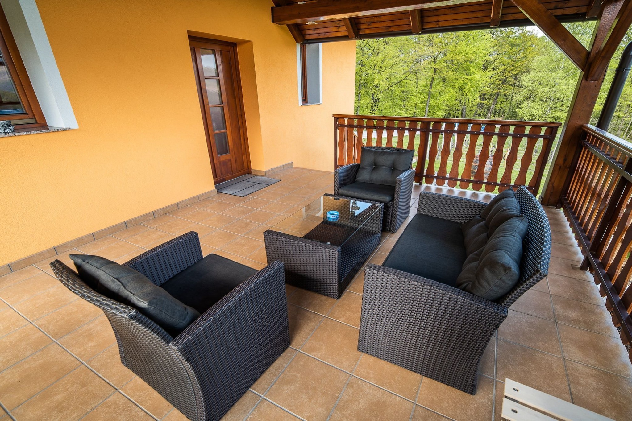 Golden Horizon Holiday Home with Terrace and Garden - One Bedroom Holiday Home with Terrace and Garden-Terrasbalkon