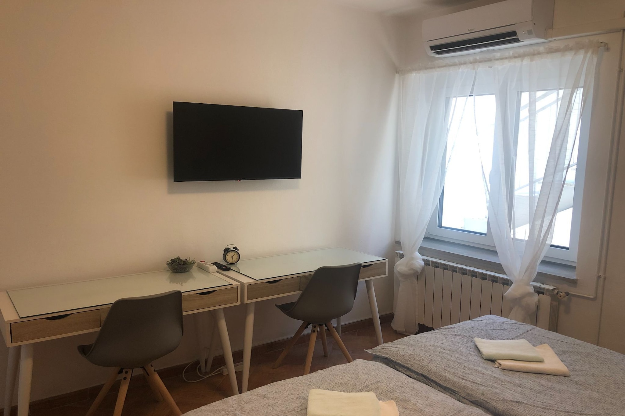 Chic and Stylish Portoroz Apartment with Terrace and Sea View - Two Bedroom Apartment with Terrace and Sea View-Slaapkamer