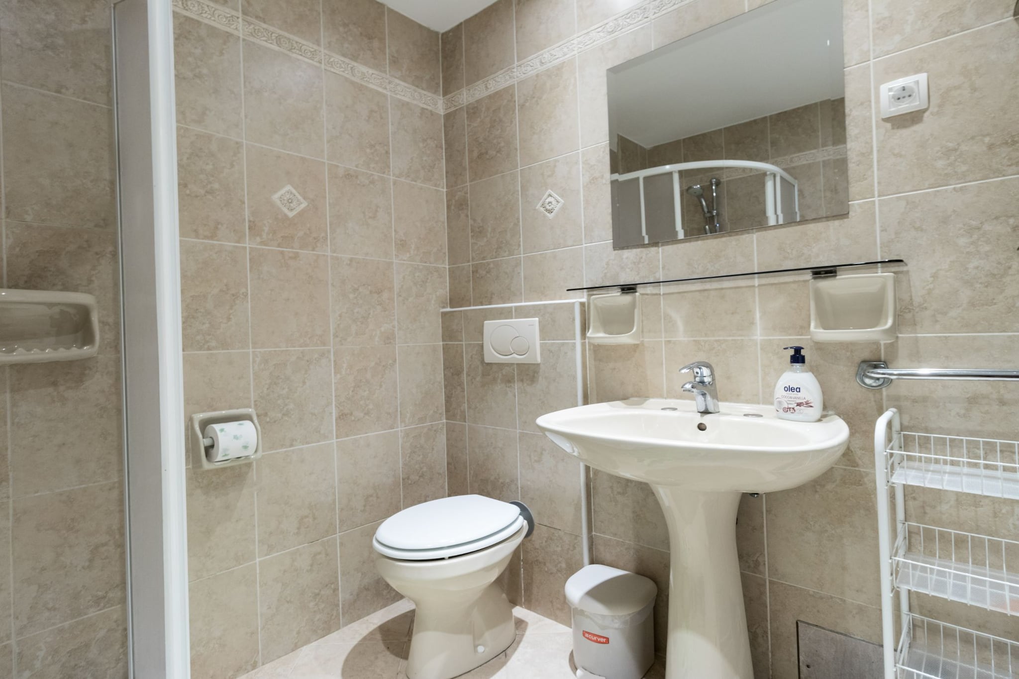 Chic and Stylish Portoroz Apartment with Terrace and Sea View - Two Bedroom Apartment with Terrace and Sea View-Badkamer