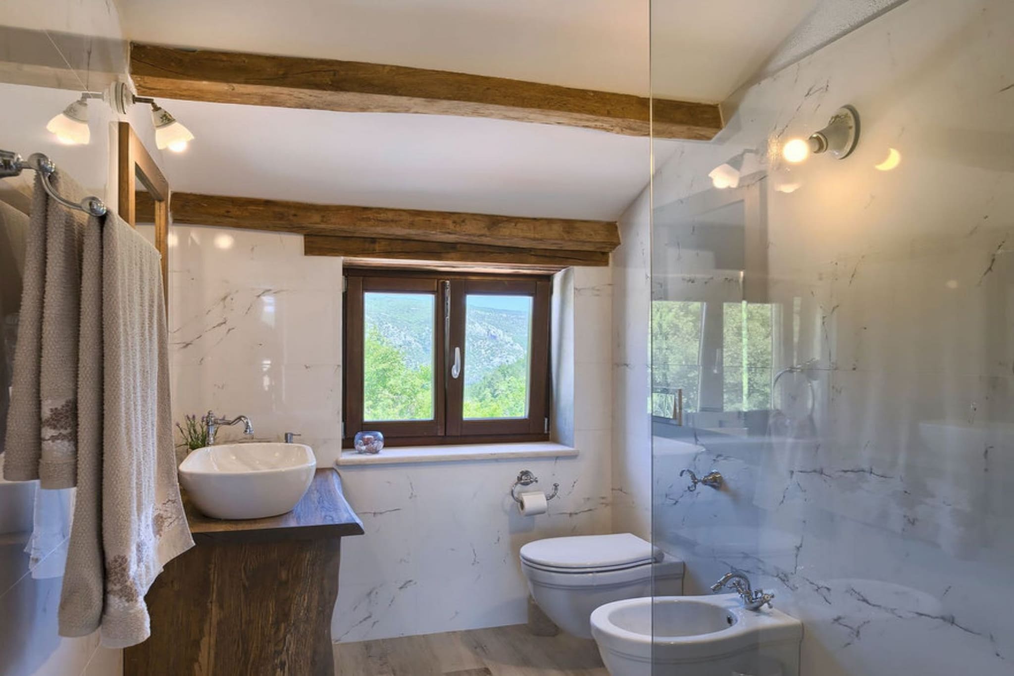 Authentic Villa Banić - Four Bedroom Villa With Pool-Badezimmer