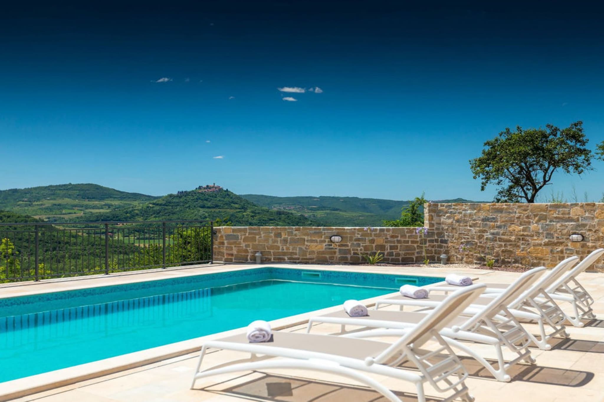 Authentic Villa Banić - Four Bedroom Villa With Pool-Schwimmbad