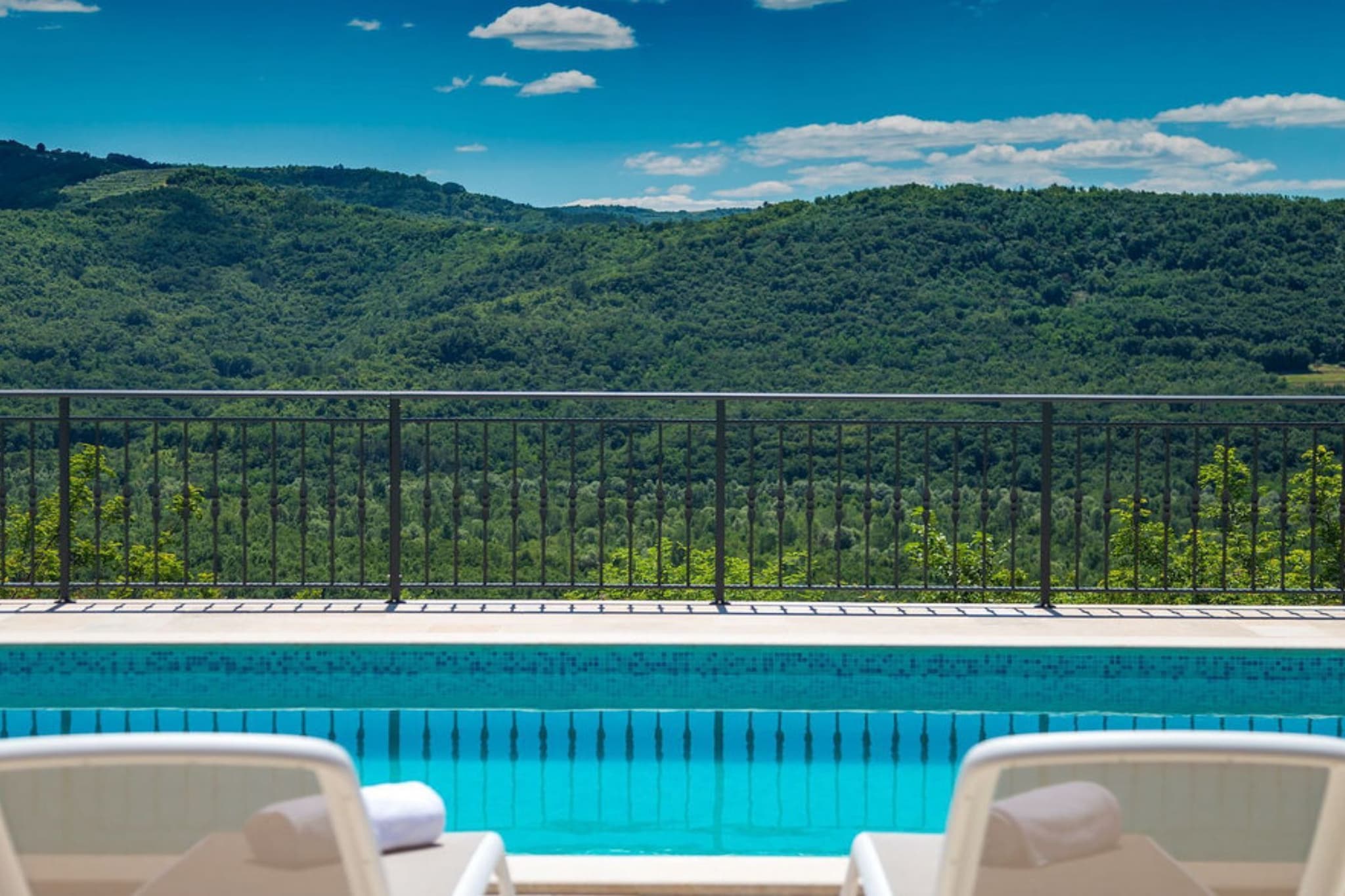 Authentic Villa Banić - Four Bedroom Villa With Pool-Schwimmbad