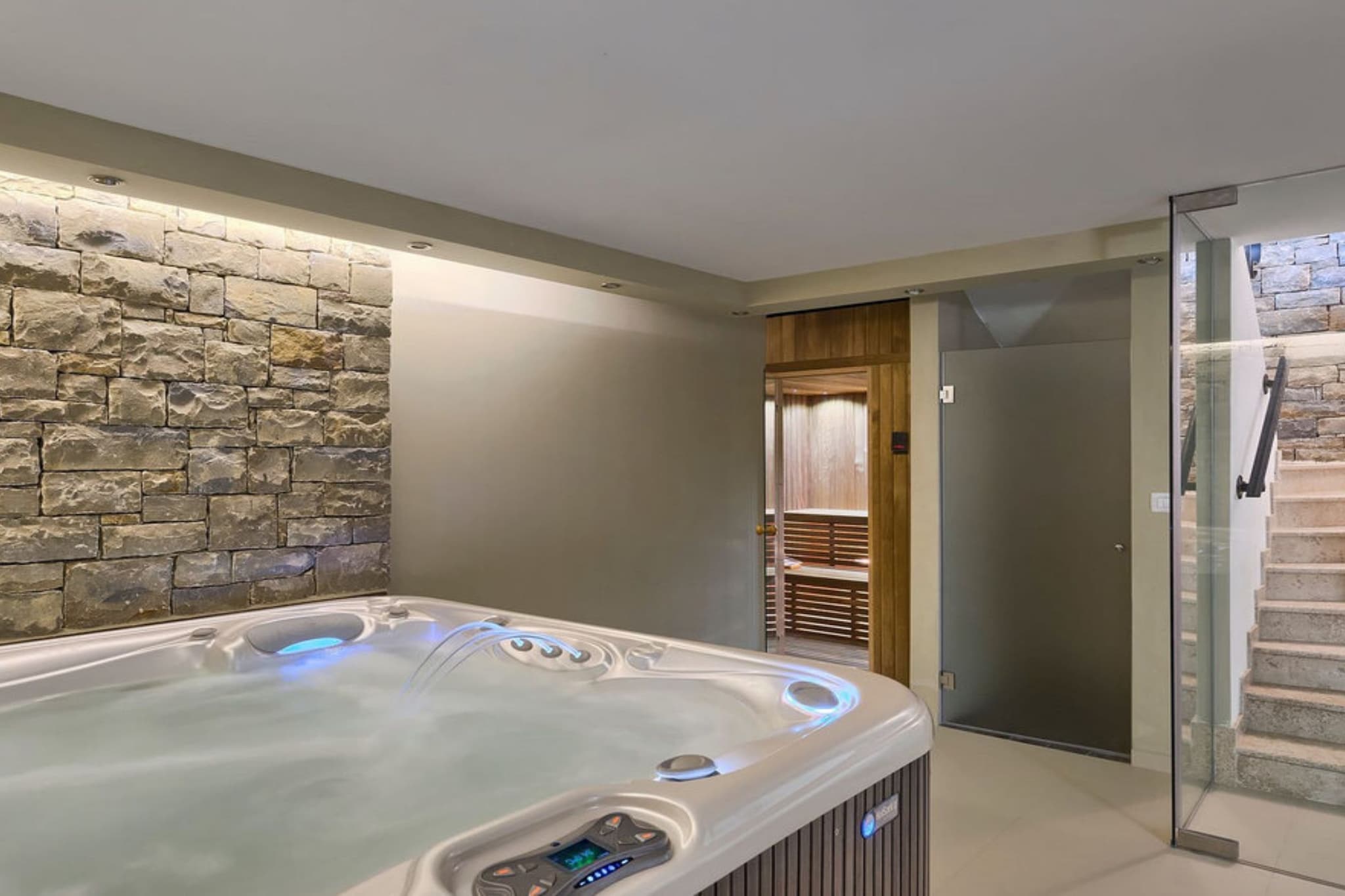 Authentic Villa Banić - Four Bedroom Villa With Pool-Spa