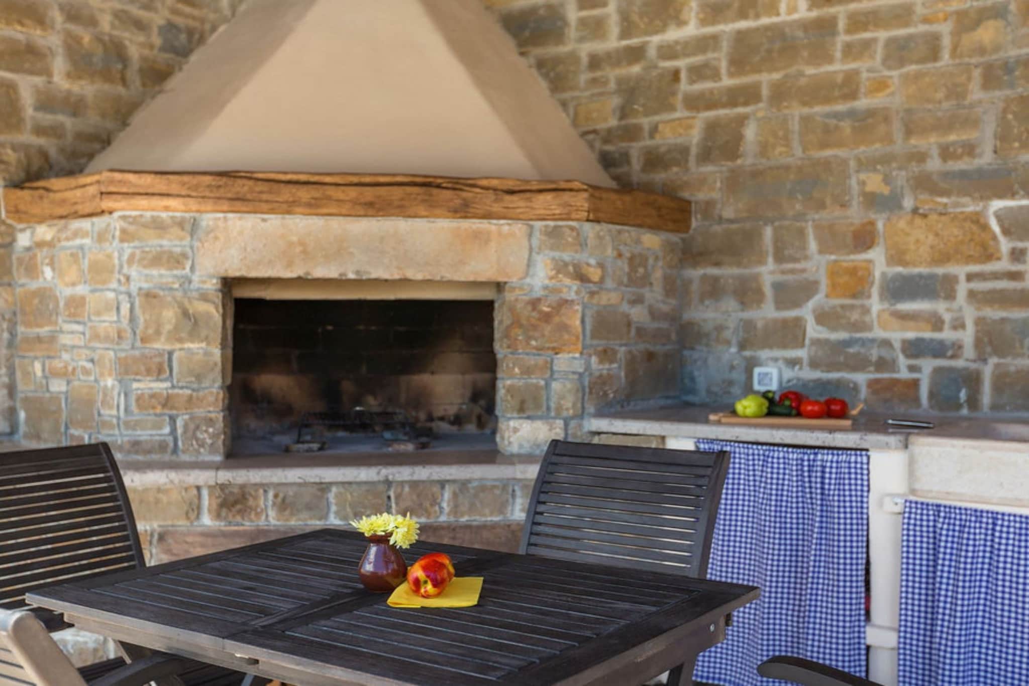 Authentic Villa Banić - Four Bedroom Villa With Pool