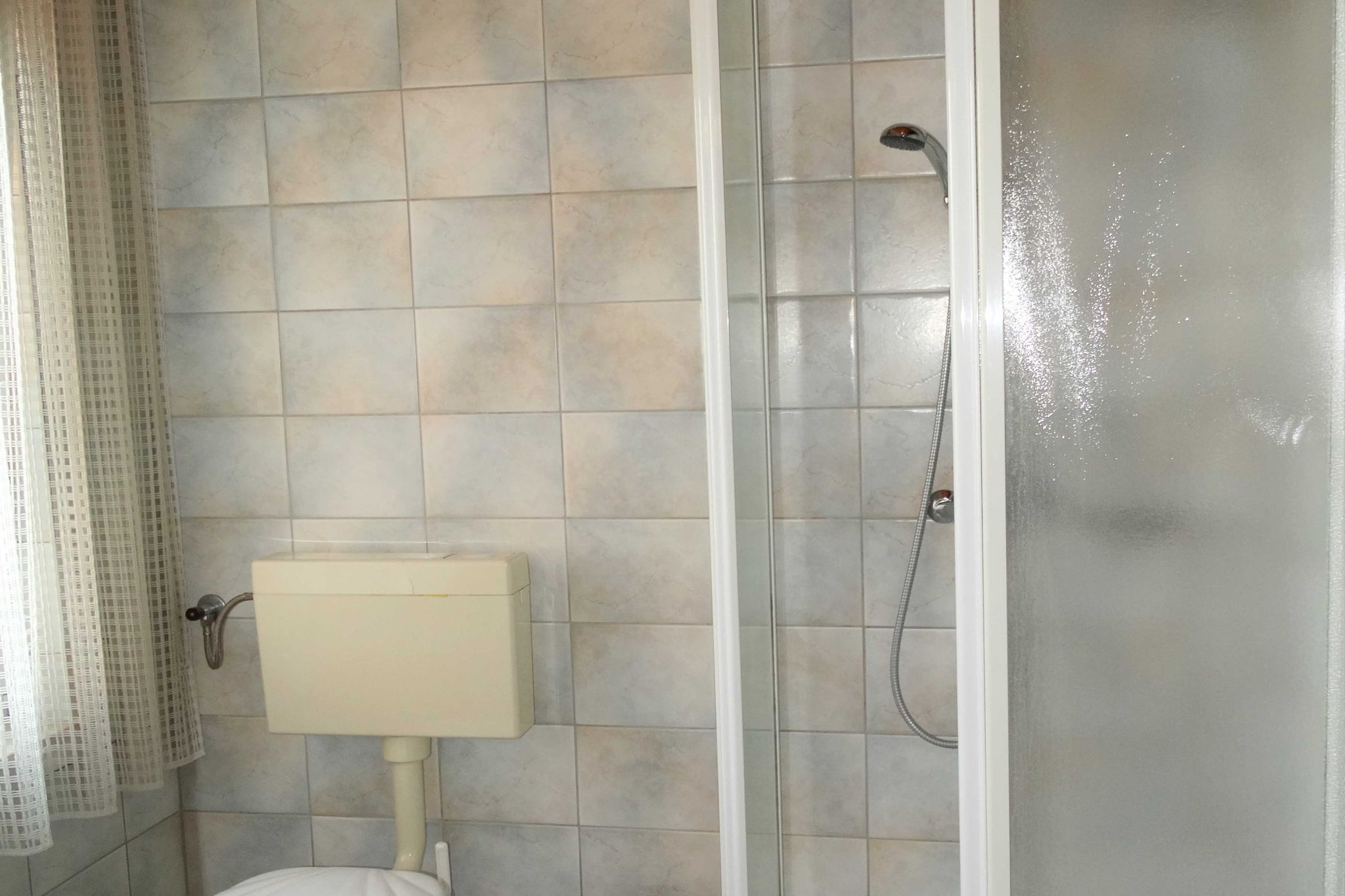 Crikvenica Apartments and Rooms with Sea View - Classic Double Room with  Sea View (owner crvena)-Salle de bain