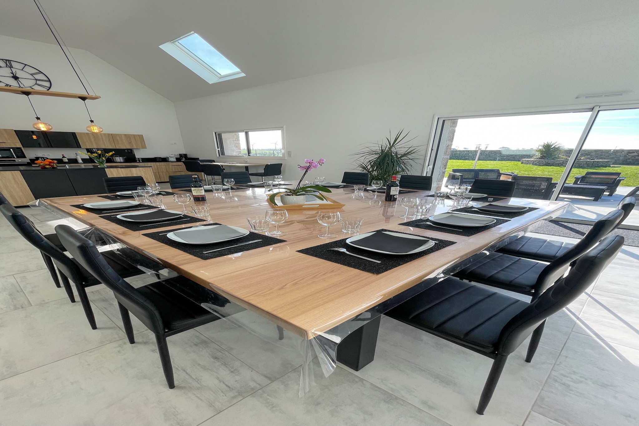 Ground floor: (Kitchen(electric kettle, toaster, coffee machine, oven, microwave, dishwasher, fridge, freezer, Juicer, dishes and cutlery), Living/diningroom(TV, dining table, seating area), bedroom(double king size bed), bedroom(double bed), bedroom(double bed), bedroom(double bed), bedroom(single bed, single bed, single bed), bedroom(single bed, single bed, single bed, single bed), bathroom(shower, washbasin, toilet), bathroom(shower, washbasin, toilet), bathroom(shower, washbasin, toilet), Internet access)\n\nGarden Furniture , TV, tumble dryer, washing machine, terrace, garden, BBQ, swimming pool(private), iron, hairdryer, heating