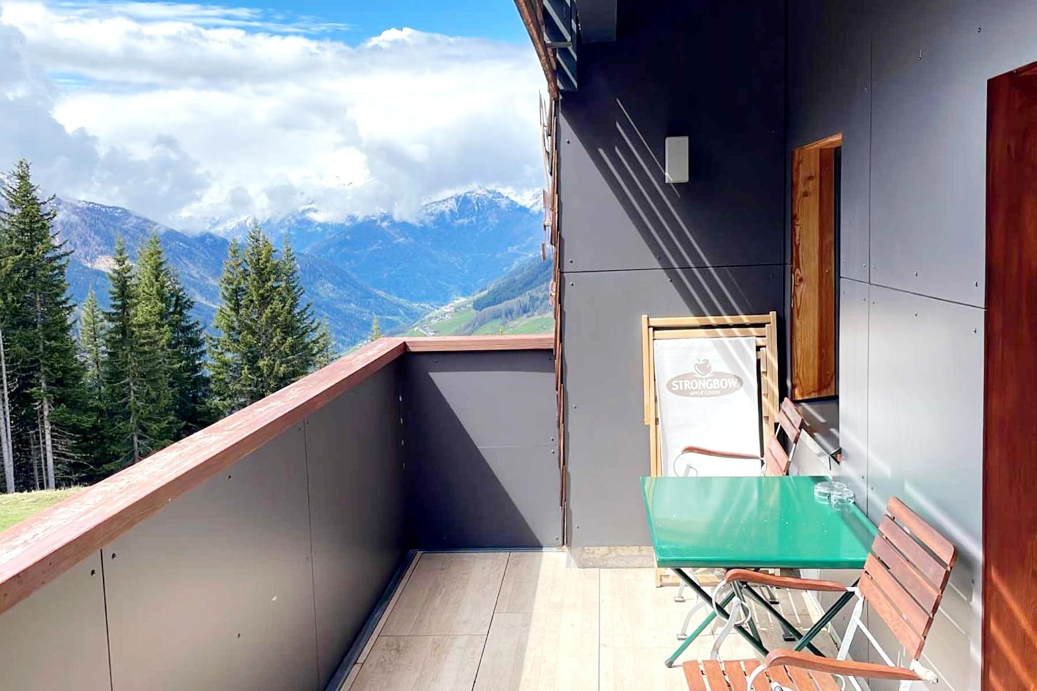 Large kitchen(dining table, cooker(4 ring stoves, ceramic), coffee machine(filter), oven, microwave, fridge), bedroom(double bed), TV, shower, washbasin, toilet, balcony, hairdryer