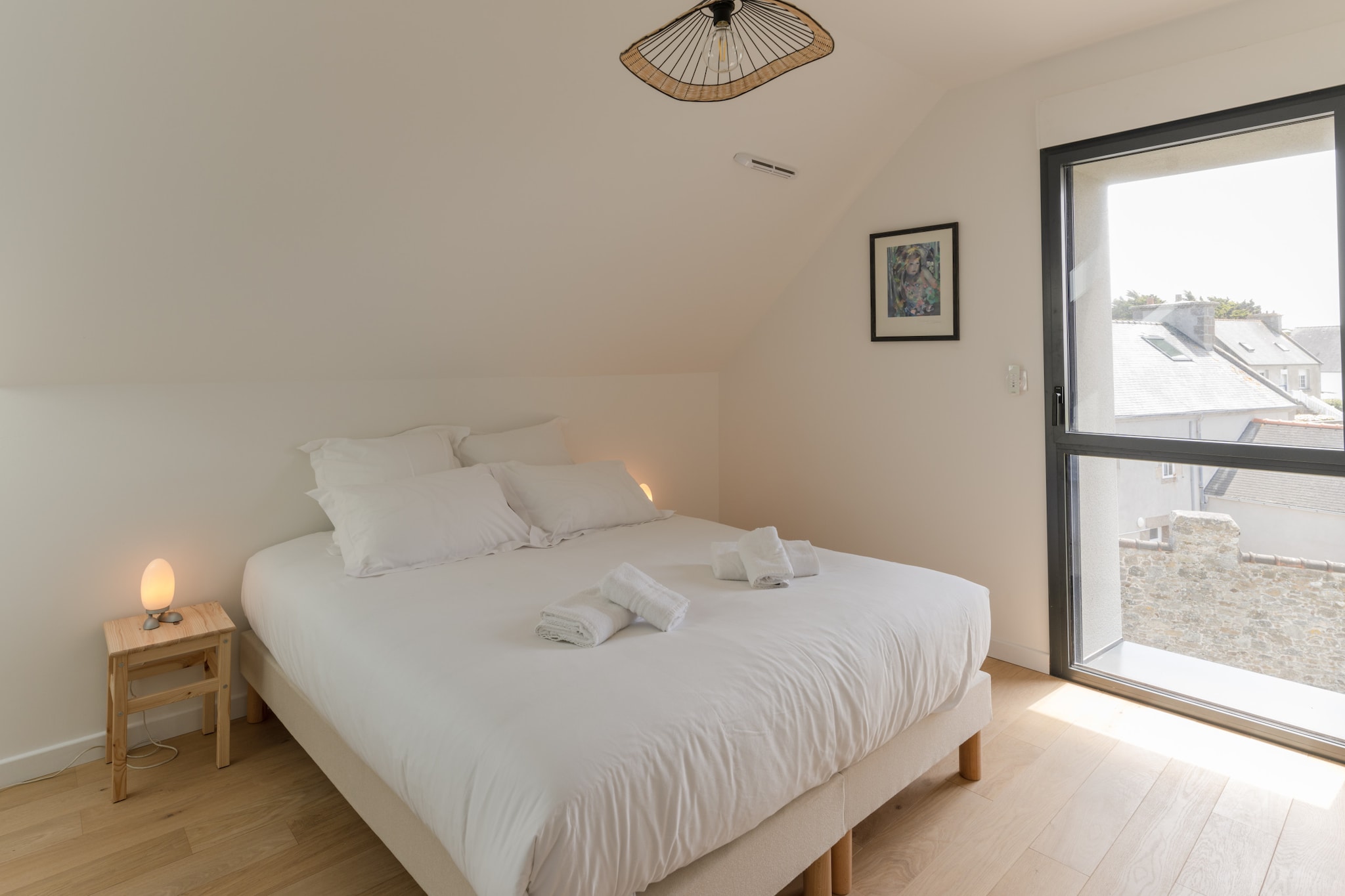 On the 1st floor: (Bedroom with bathroom(double bed, shower), Bedroom with bathroom(double bed, shower, washbasin), toilet(toilet), Internet access, balcony)\n\nOn the 2nd floor: (Living room(TV(satellite), seating area), open kitchen(electric kettle, toaster, coffee machine, oven, microwave, dishwasher, fridge, freezer, dishes and cutlery), Bedroom with bathroom(double bed, shower, washbasin), toilet(toilet))\n\nGarden Furniture , tumble dryer, heating(central), terrace, parking, iron, hairdryer