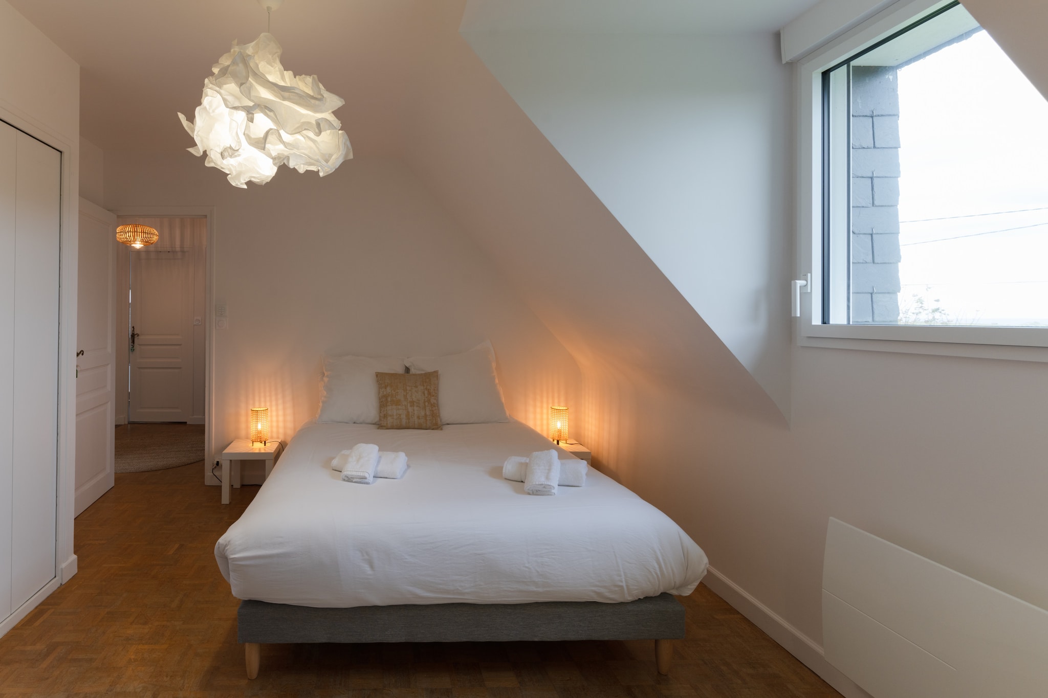 Ground floor: (Living room(TV, seating area), open kitchen(electric kettle, toaster, coffee machine, oven, microwave, dishwasher, fridge, freezer, dishes and cutlery), bathroom(shower, washbasin), toilet(toilet), Internet access)\n\nOn the 1st floor: (bedroom(double bed), bedroom(double bed), bedroom(bunk bed), bathroom(bath tub, washbasin, toilet), toilet(toilet))\n\nGarden Furniture , tumble dryer, washing machine, heating(electric), terrace, garden, BBQ, parking, iron