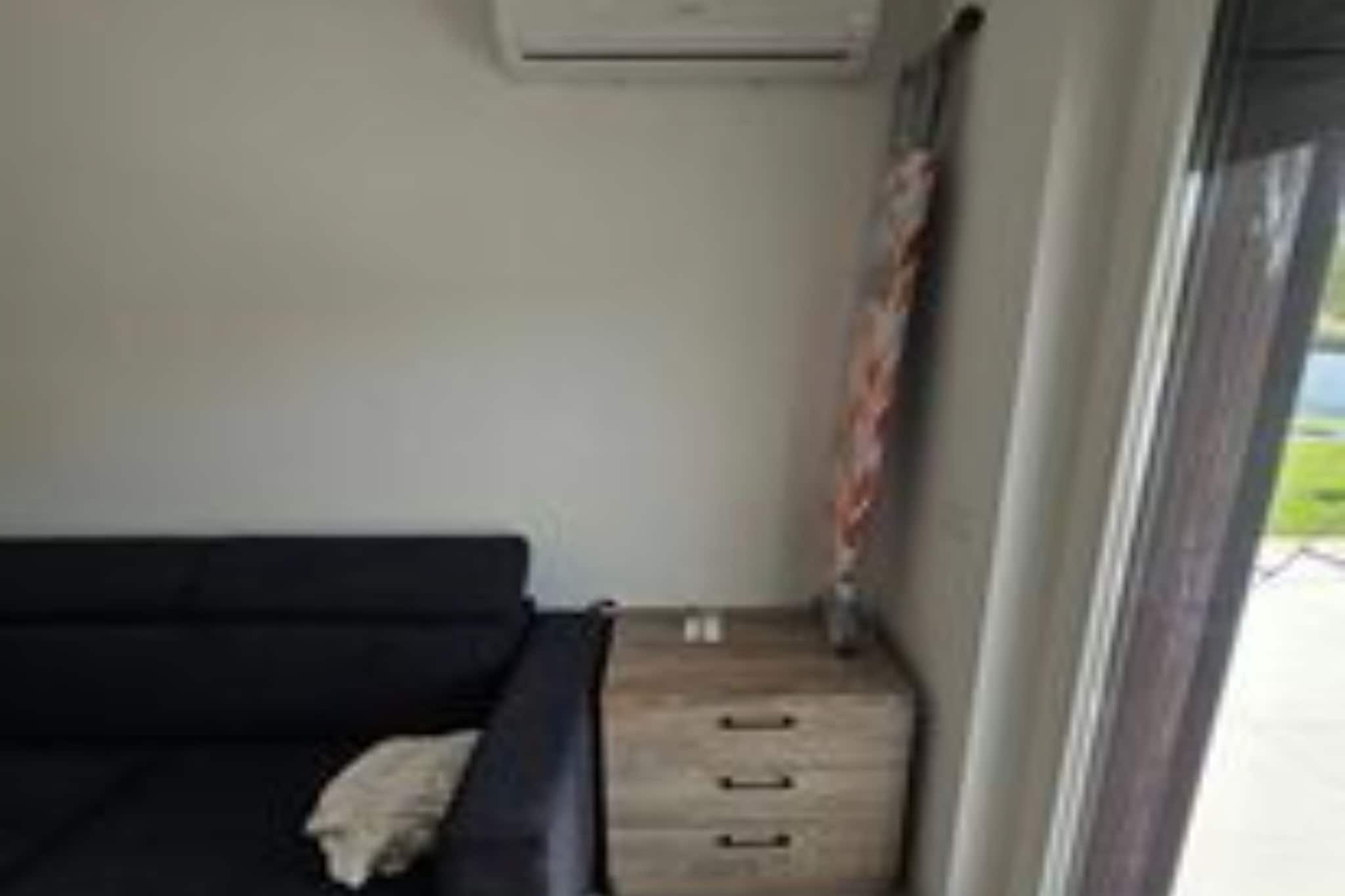 Lux Holiday Home Slatki - Two Bedroom Apartment with Terrace and Hot-Tub-Woonkamer