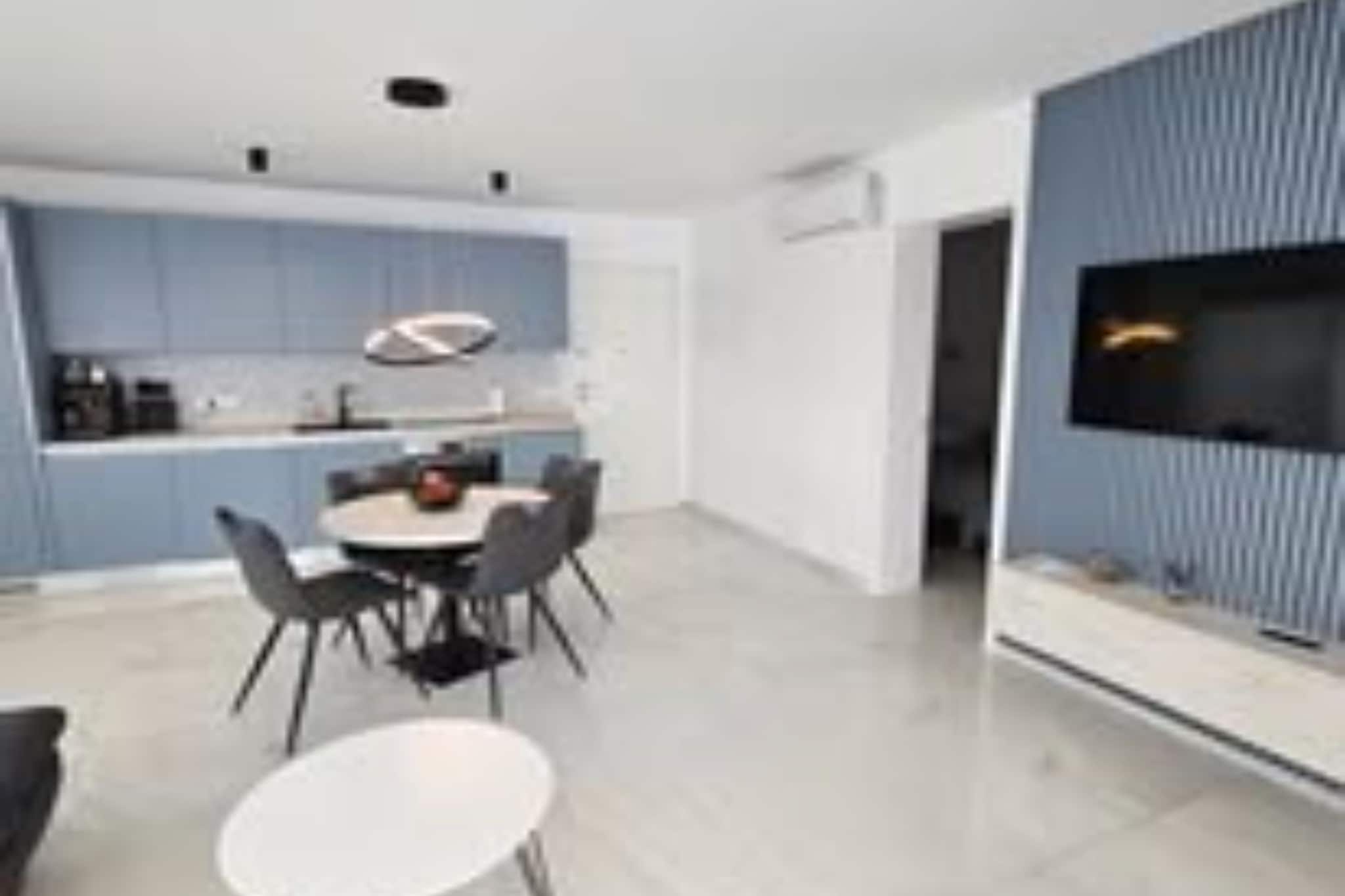 Lux Holiday Home Slatki - Two Bedroom Apartment with Terrace and Hot-Tub-Woonkamer