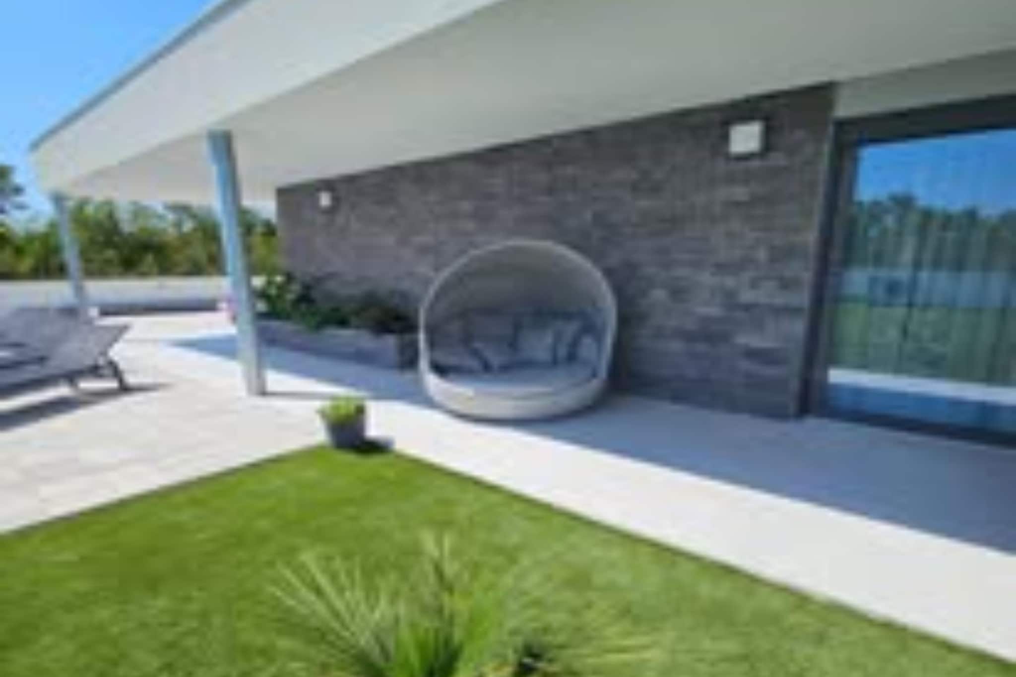 Lux Holiday Home Slatki - One Bedroom Apartment with Terrace and Hot-Tub-Buitenlucht