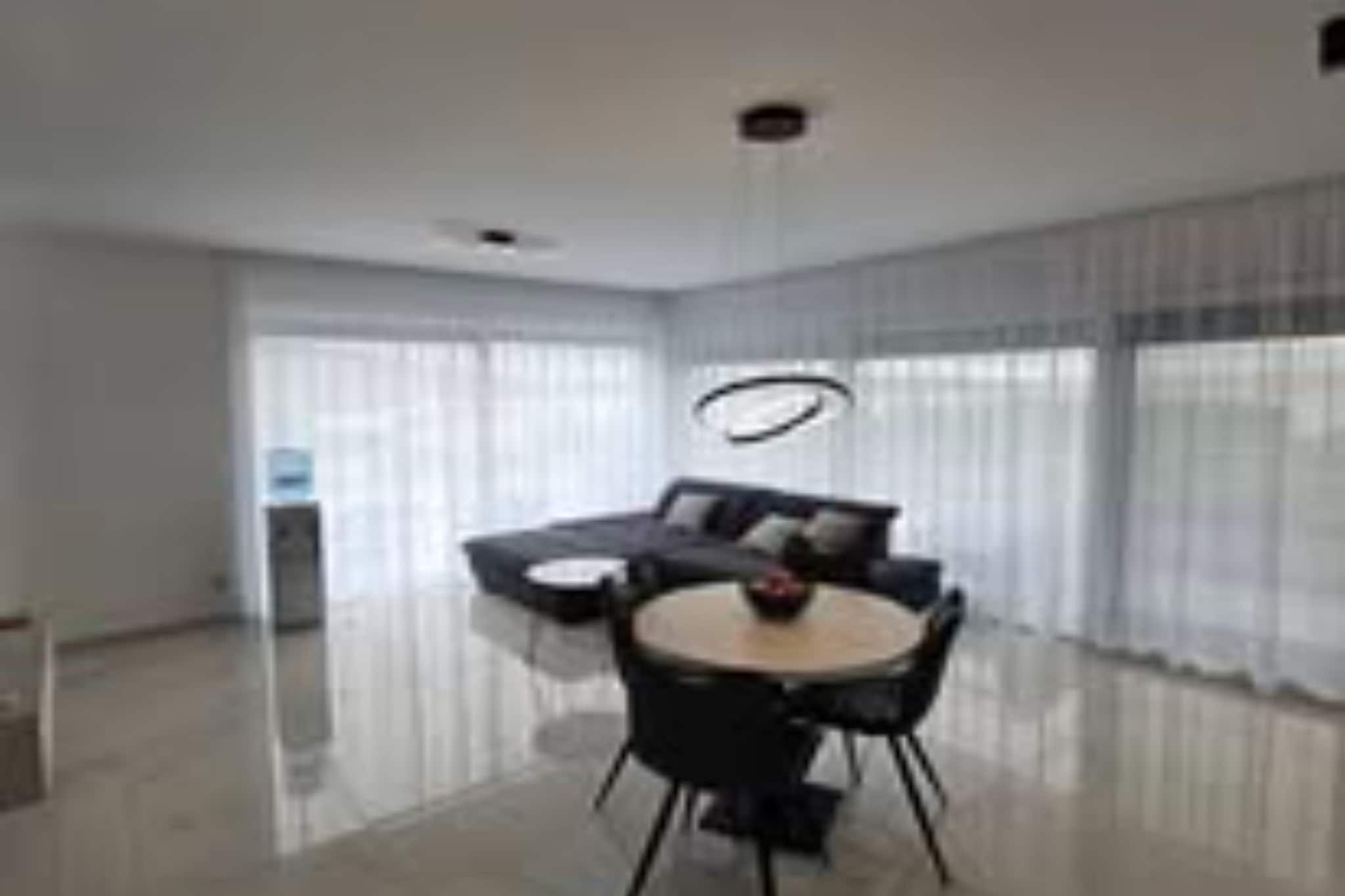 Lux Holiday Home Slatki - One Bedroom Apartment with Terrace and Hot-Tub-Woonkamer
