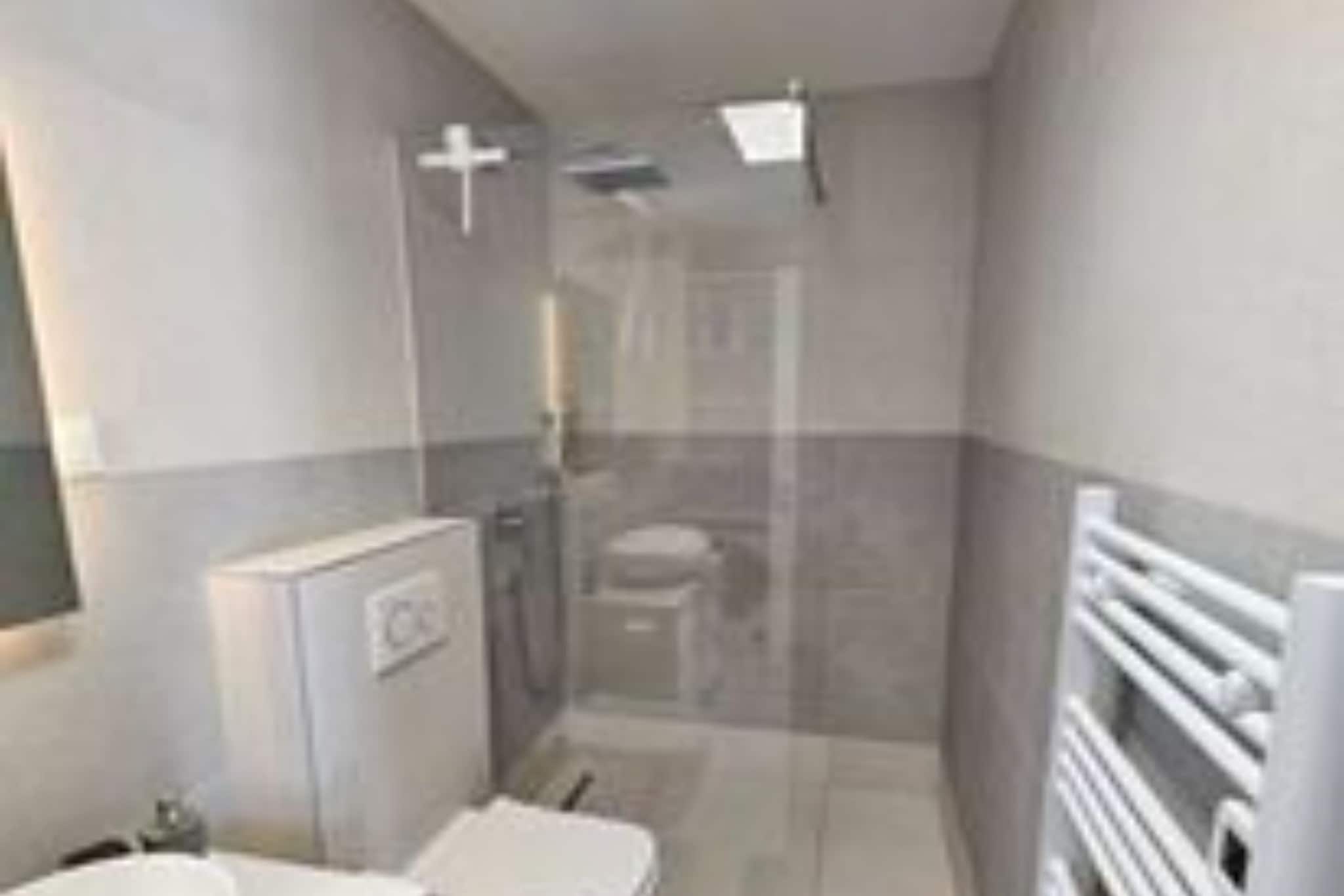 Lux Holiday Home Slatki - One Bedroom Apartment with Terrace and Hot-Tub-Badkamer