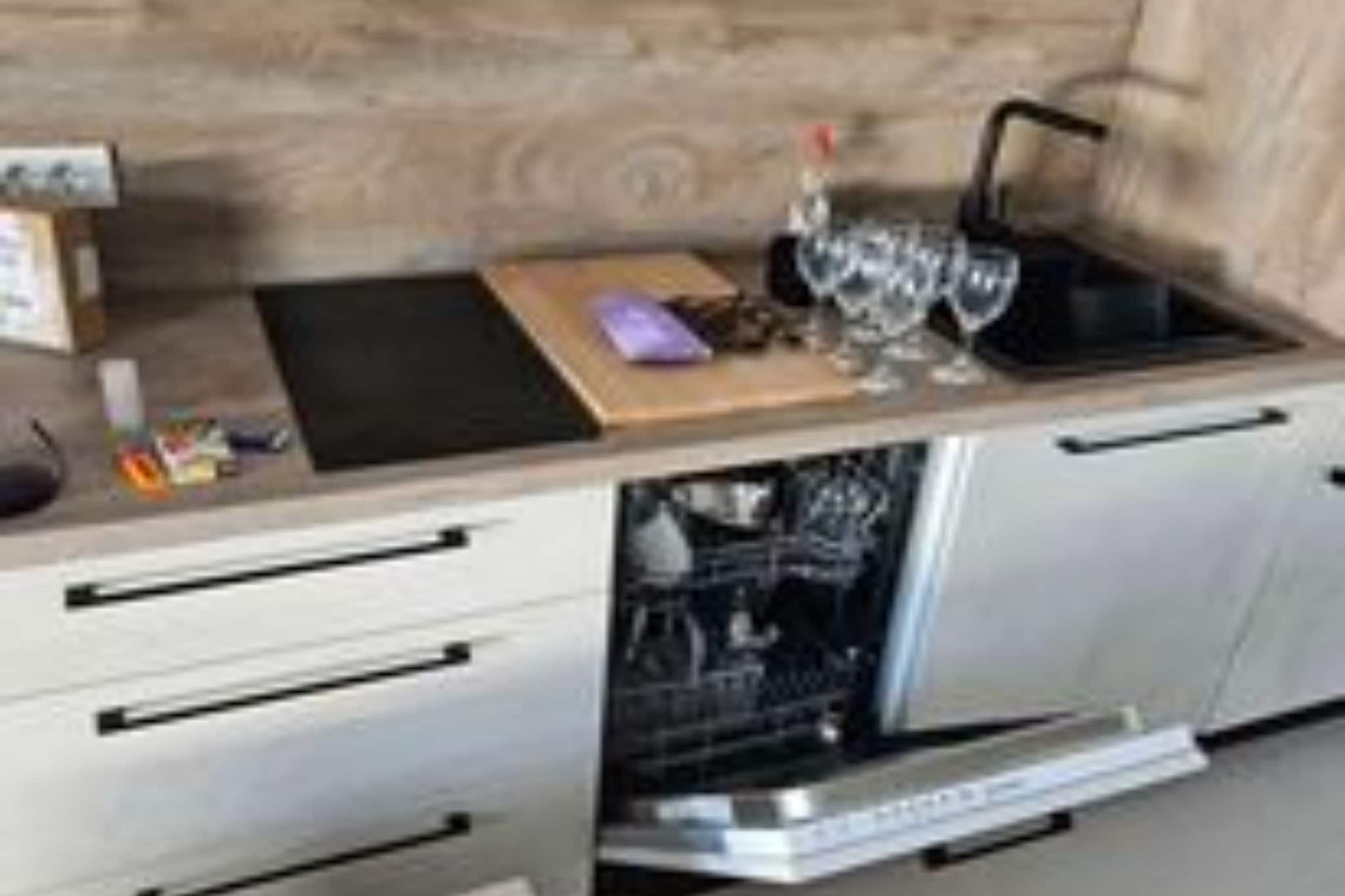 Lux Holiday Home Slatki - Five Bedroom Holiday Home with Pool-Keuken