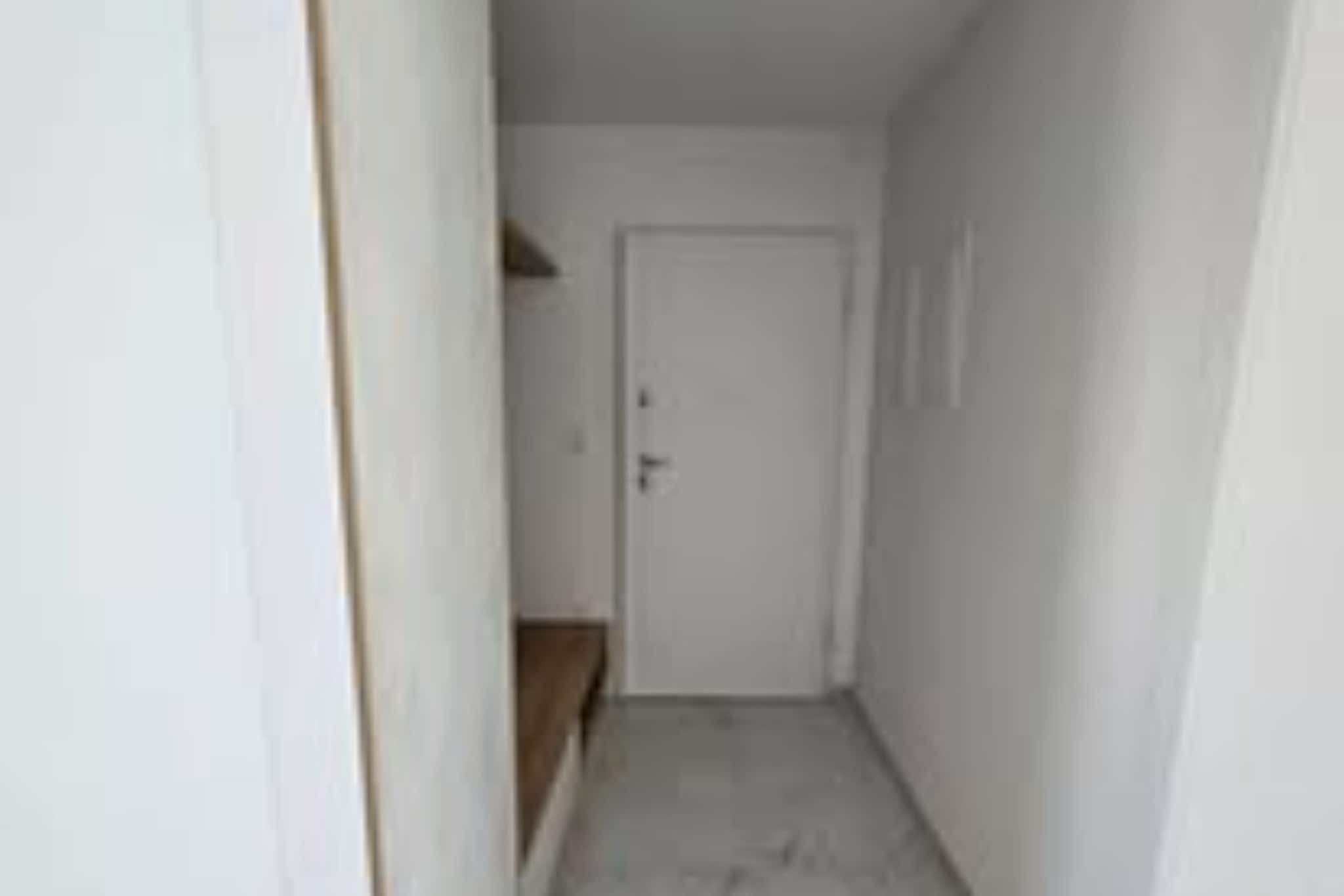 Lux Holiday Home Slatki - Five Bedroom Holiday Home with Pool-Binnen