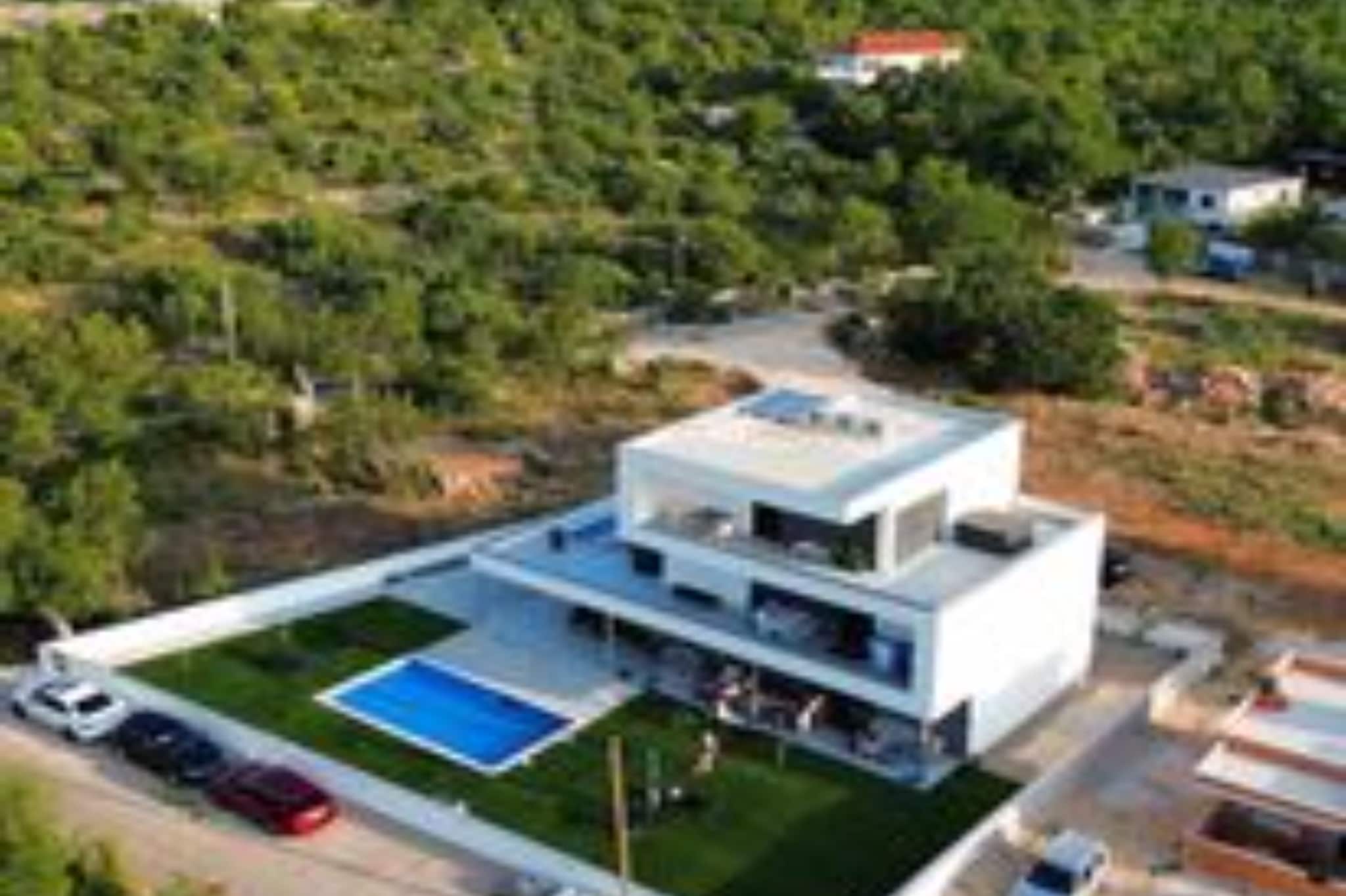 Lux Holiday Home Slatki - Five Bedroom Holiday Home with Pool-Uitzicht