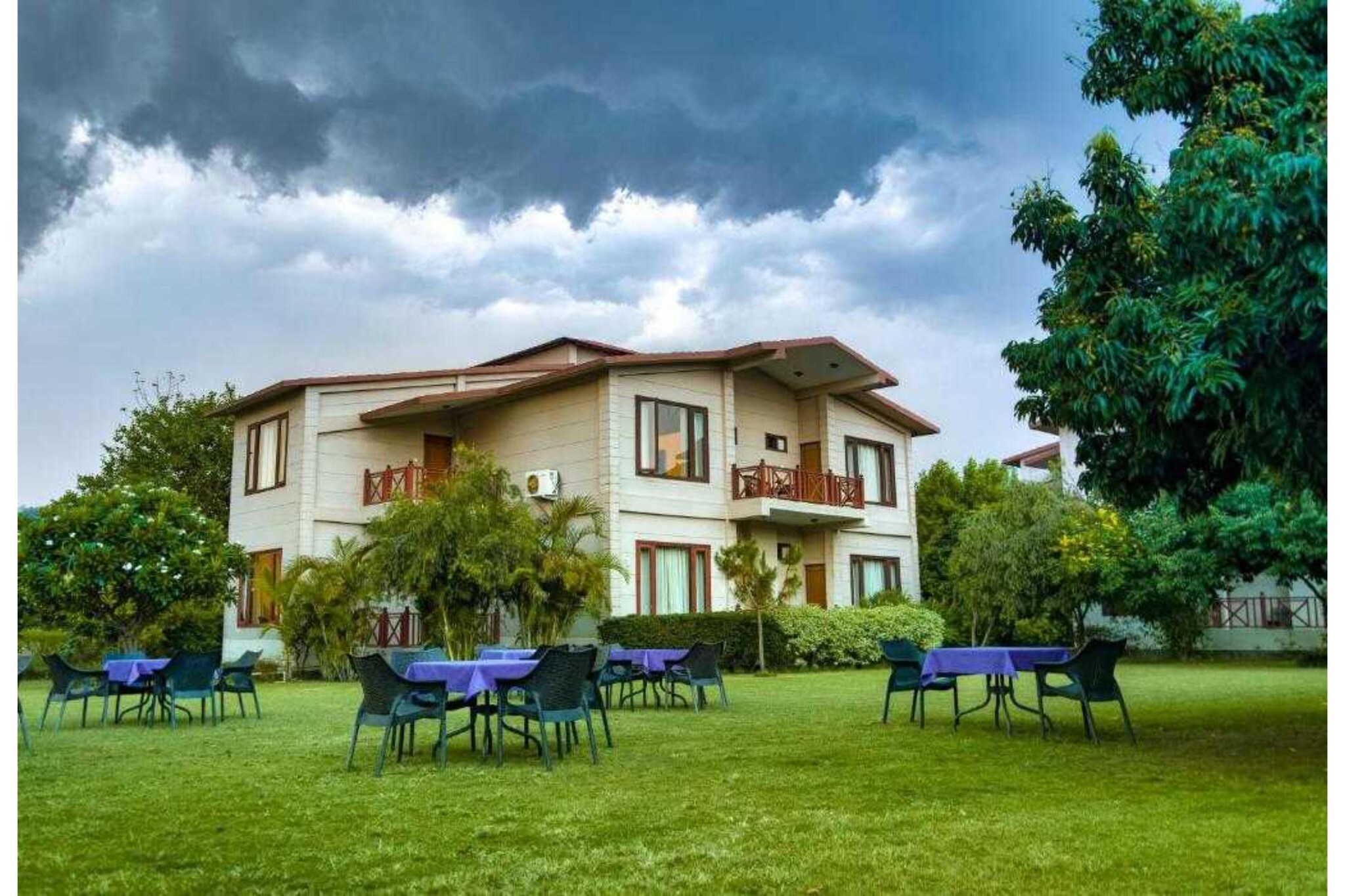 Comfortable Accommodations: Sunday Alaya Hotel & Resort in Corbett offers family rooms with air-conditioning, private bathrooms, and free WiFi. Each room includes a work desk, seating area, and TV.
Exceptional Facilities: Guests can enjoy an infinity swimming pool, fitness centre, and lush garden. The hotel features a family-friendly restaurant serving Chinese, Indian, and international cuisines, alongside a bar offering cocktails.
Dining Experience: Breakfast options include continental, buffet, vegetarian, vegan, and kosher. Lunch and dinner are available in traditional, modern, and romantic settings.
Convenient Location: Located 75 km from Pantnagar Airport, the hotel provides a 24-hour front desk, housekeeping, room service, and luggage storage.
Unmarried couples are warmly welcome at this property.
Guests with local ID proof are warmly welcome.
Early Check-In Policy: A full day’s room rate will be charged for check-ins before 6:00 AM. Complimentary early check-in is available between 6:00 AM and 10:00 AM, subject to room availability.
Check-in is only available to guests aged 18 and above. Please provide a government-issued ID to confirm your age.