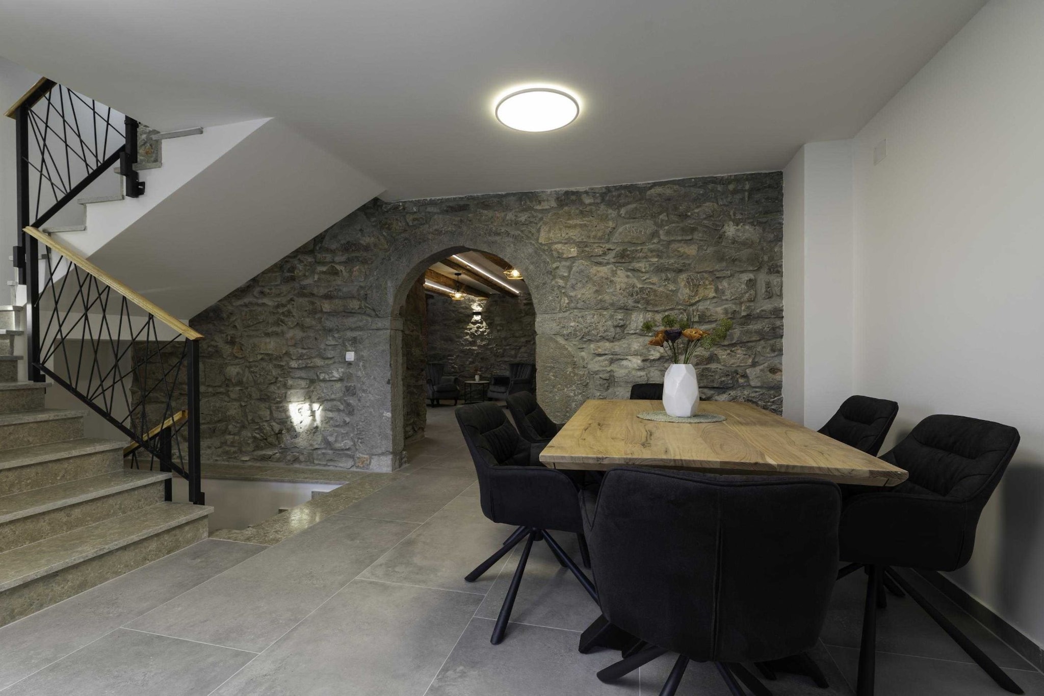 Luxury Krk Villa with Private Pool and Gardens - Three Bedroom Villa-Eetkamer