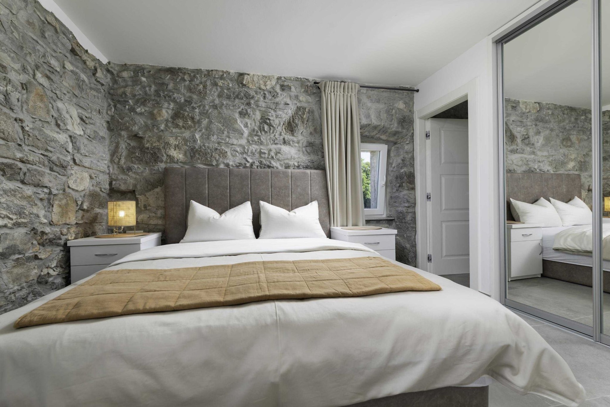 Luxury Krk Villa with Private Pool and Gardens - Three Bedroom Villa-Slaapkamer