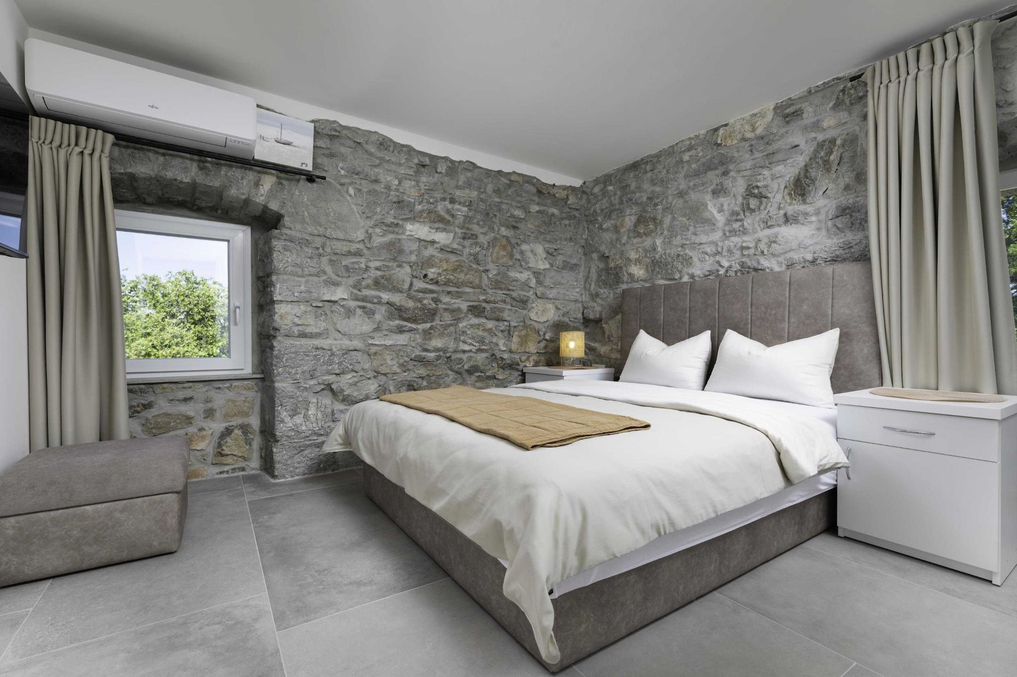 Luxury Krk Villa with Private Pool and Gardens - Three Bedroom Villa-Slaapkamer