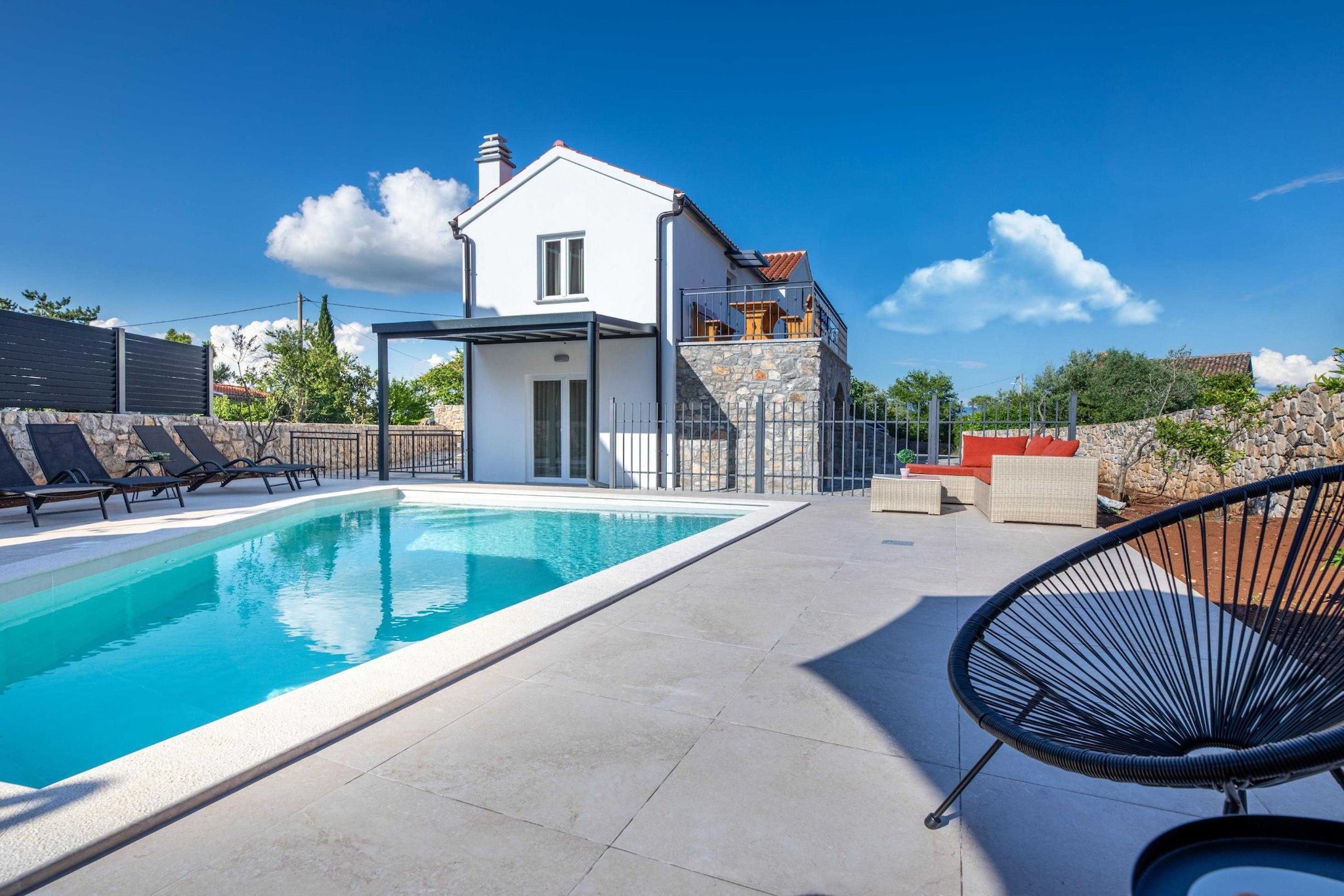 Luxury Krk Villa with Private Pool and Gardens - Three Bedroom Villa-Zwembad
