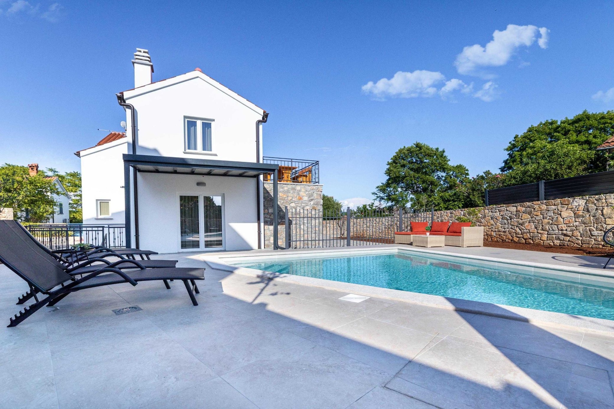 Luxury Krk Villa with Private Pool and Gardens - Three Bedroom Villa-Zwembad