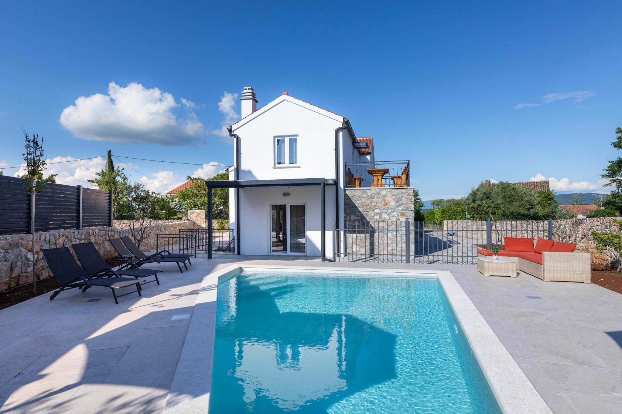 Luxury Krk Villa with Private Pool and Gardens - Three Bedroom Villa-Zwembad