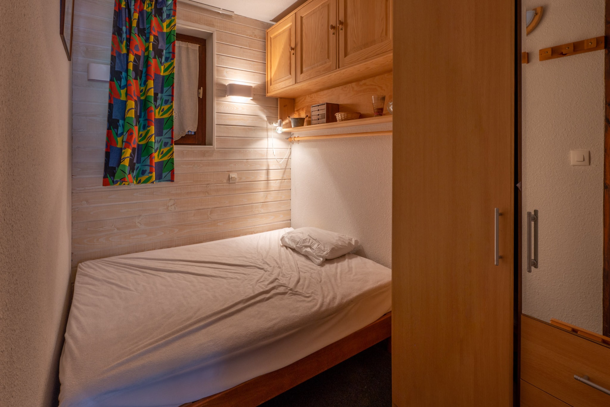 Elevator, Living room(double sofa bed), Kitchen(electric kettle, coffee machine, oven, microwave, fridge, dishes and cutlery), bedroom(double bed), bathroom(shower), Garden Furniture , TV, balcony, parking