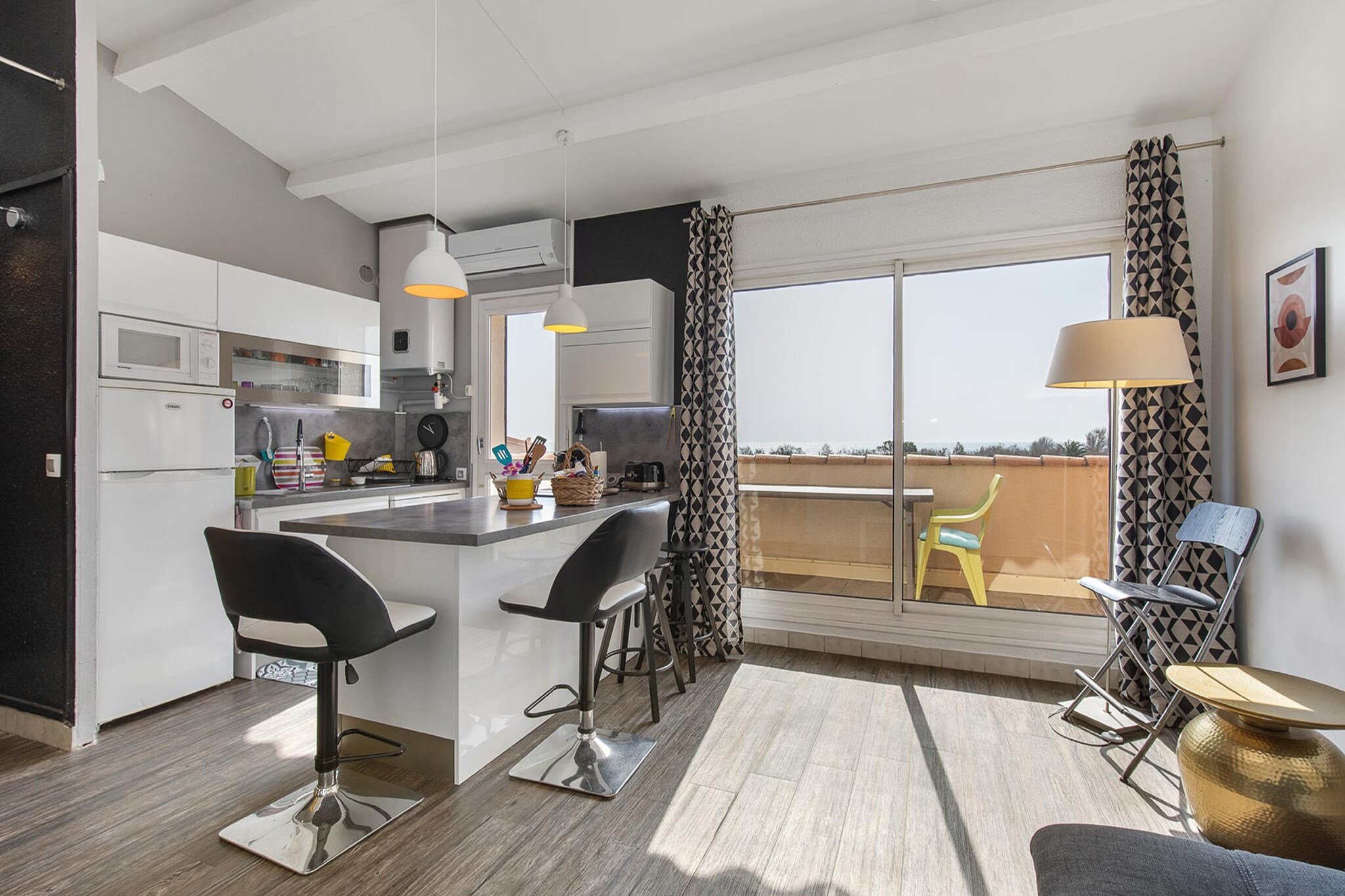 Cozy Beachside Family Stay