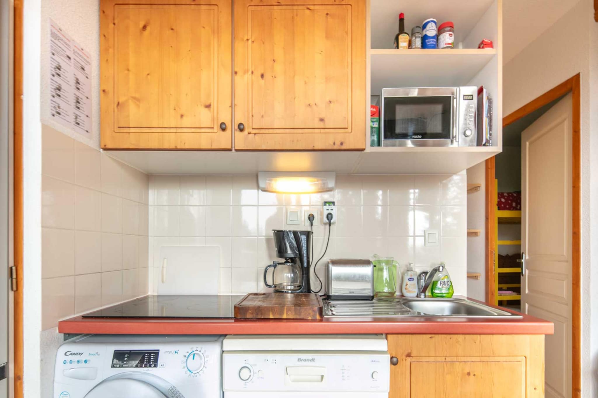 This charming 33 m² apartment in Chamrousse offers a cozy and stylish retreat for up to 4 guests. Tastefully furnished and ideally located just 50 meters from the ski resort and 200 meters from the supermarket, it provides the perfect balance of alpine adventure and everyday convenience in a serene, family-friendly setting.
One of its standout features is the spacious 17 m² terrace, complete with outdoor furniture—perfect for enjoying breathtaking mountain views or relaxing after a day on the slopes. Inside, guests will find thoughtful amenities including electric heating, a hair dryer, and a TV for added comfort and entertainment.
The open-plan electric kitchen is fully equipped with a refrigerator, microwave, oven, dishwasher, coffee machine, toaster, and all necessary dishes and utensils. Whether you're preparing a hearty breakfast or a cozy dinner, everything you need is at your fingertips. This apartment is a wonderful choice for a relaxing and memorable mountain getaway in Chamrousse.