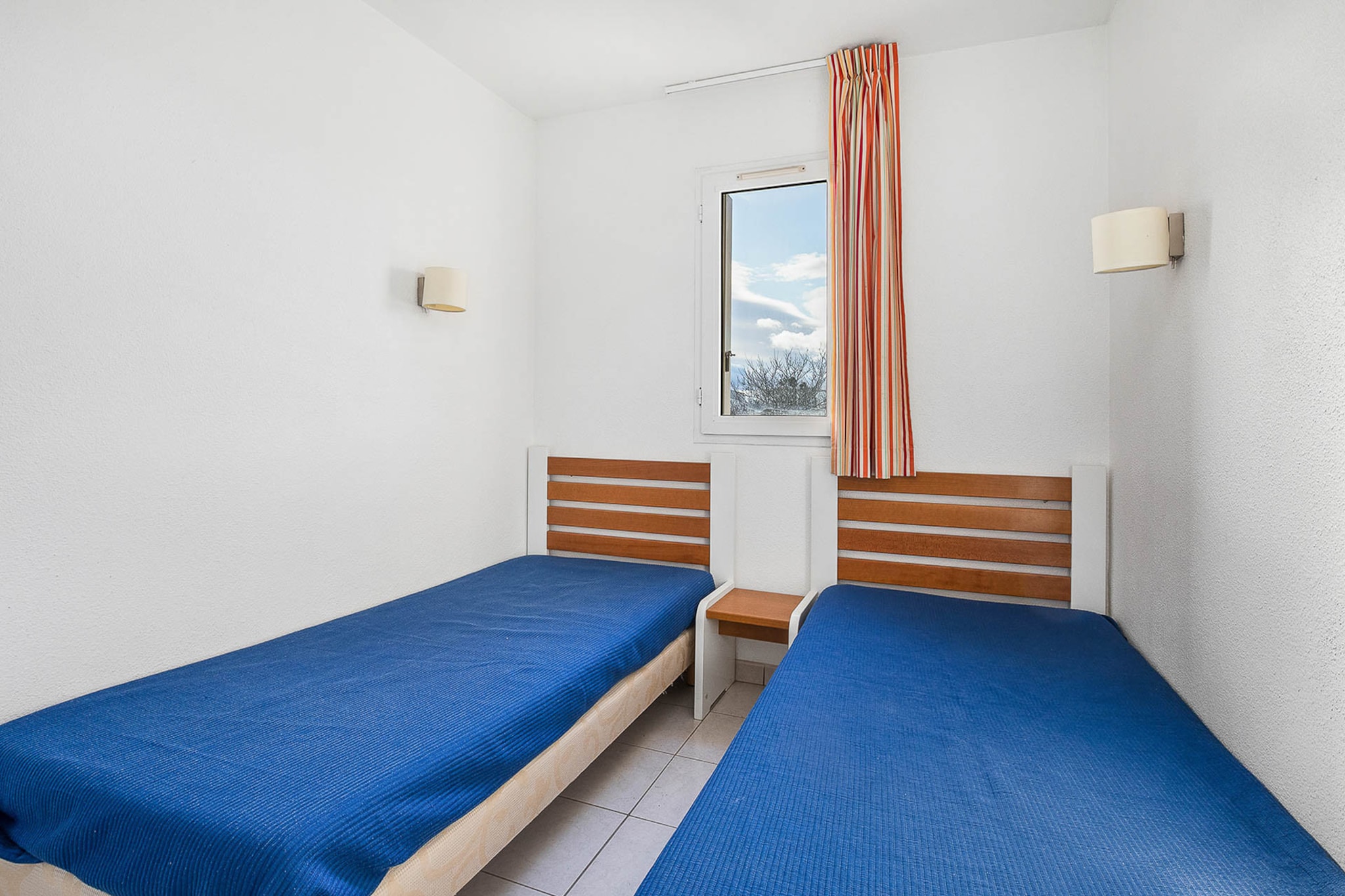 Sunny Waterfront Apartment