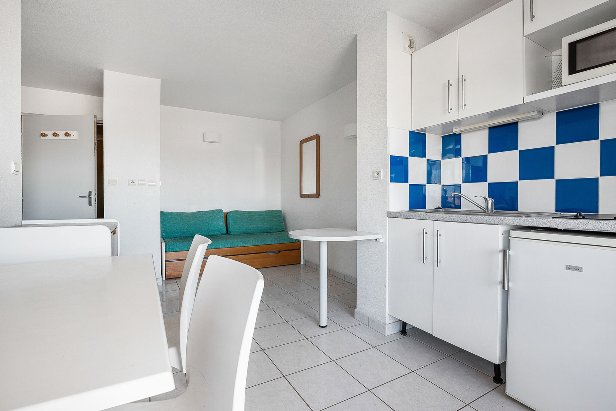 Cozy Waterfront Apartment