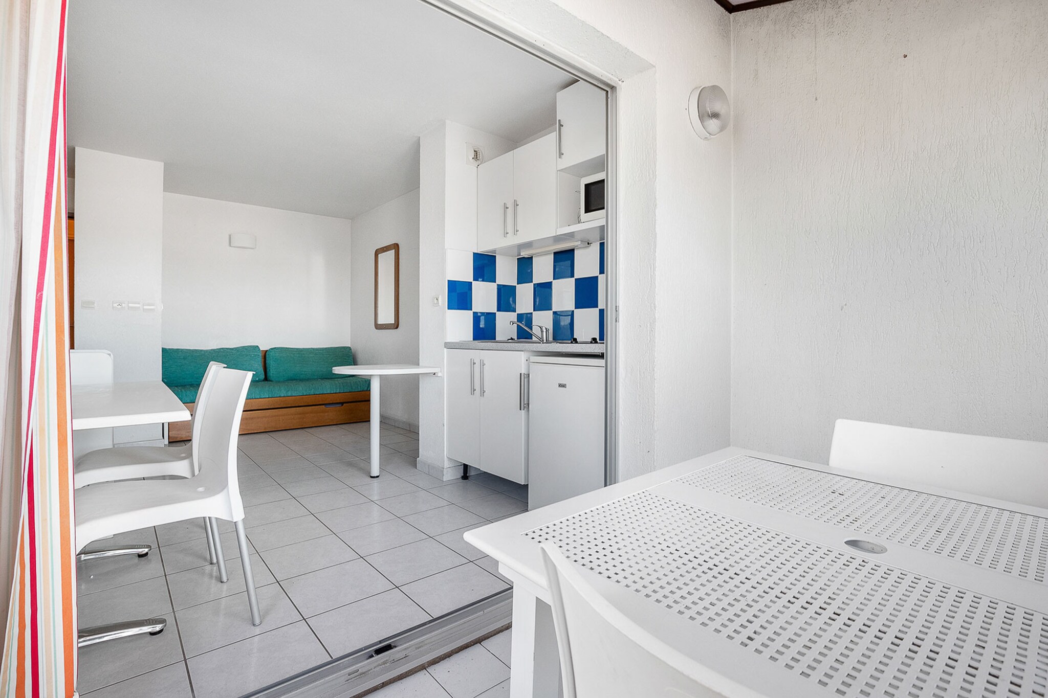 Living room(single sofa bed, single sofa bed), Kitchen(coffee machine, microwave, dishwasher, fridge, freezer, dishes and cutlery), bedroom(single bed, single bed), bathroom(shower), parking, swimming pool(shared with other guests)