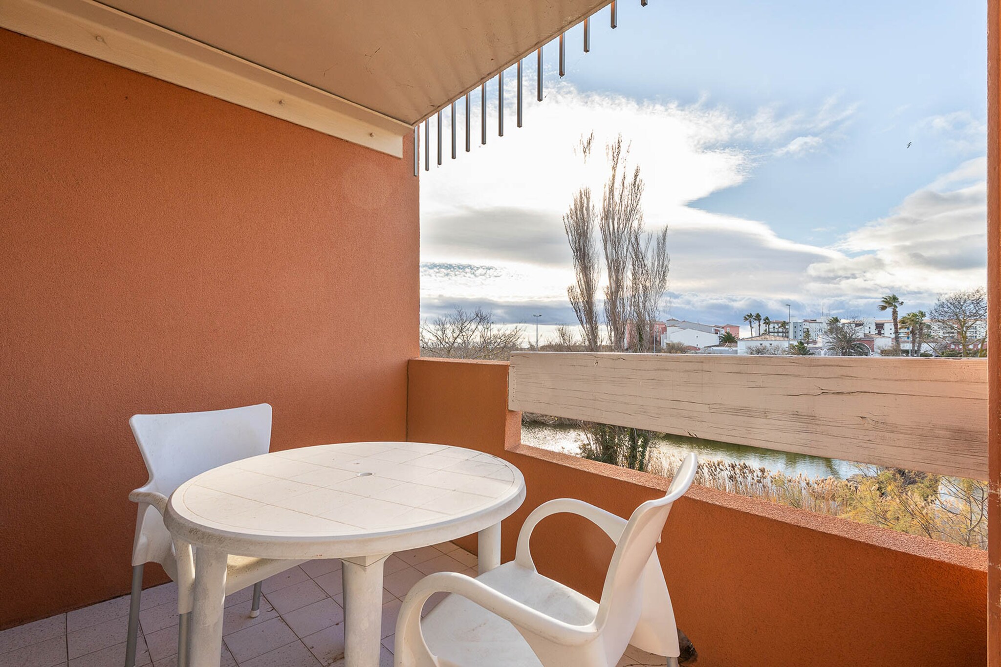 Living room(single sofa bed, single sofa bed), Kitchen(coffee machine, microwave, dishwasher, fridge, freezer, dishes and cutlery), bedroom(single bed, single bed), bathroom(shower), Garden Furniture , balcony, parking, swimming pool(shared with other guests)