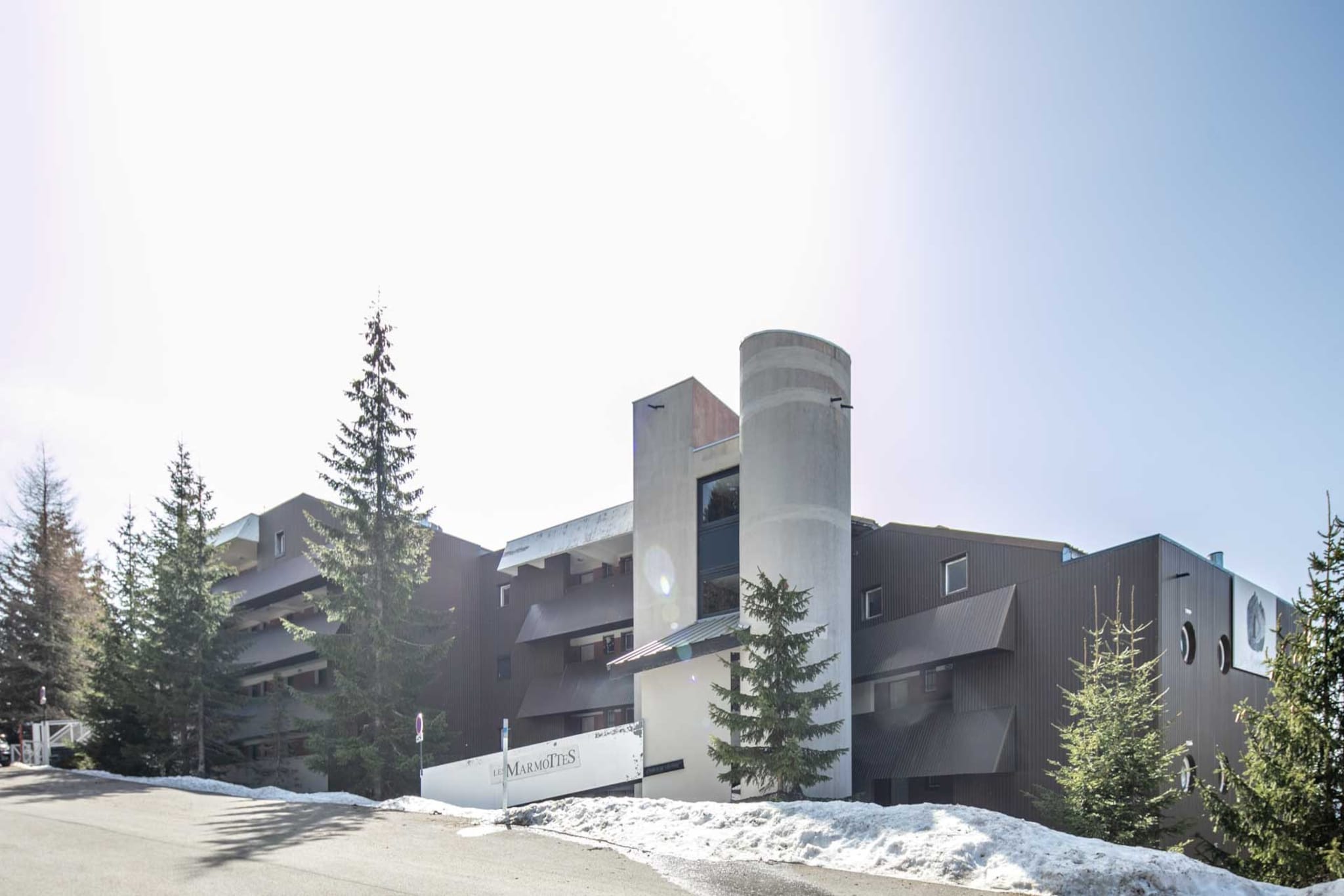 Living room(double sofa bed, bunk bed, TV), Kitchen(electric kettle, toaster, coffee machine, oven, microwave, fridge, dishes and cutlery), bedroom(double bed), bathroom(bath tub), Internet access, Garden Furniture , balcony, hairdryer