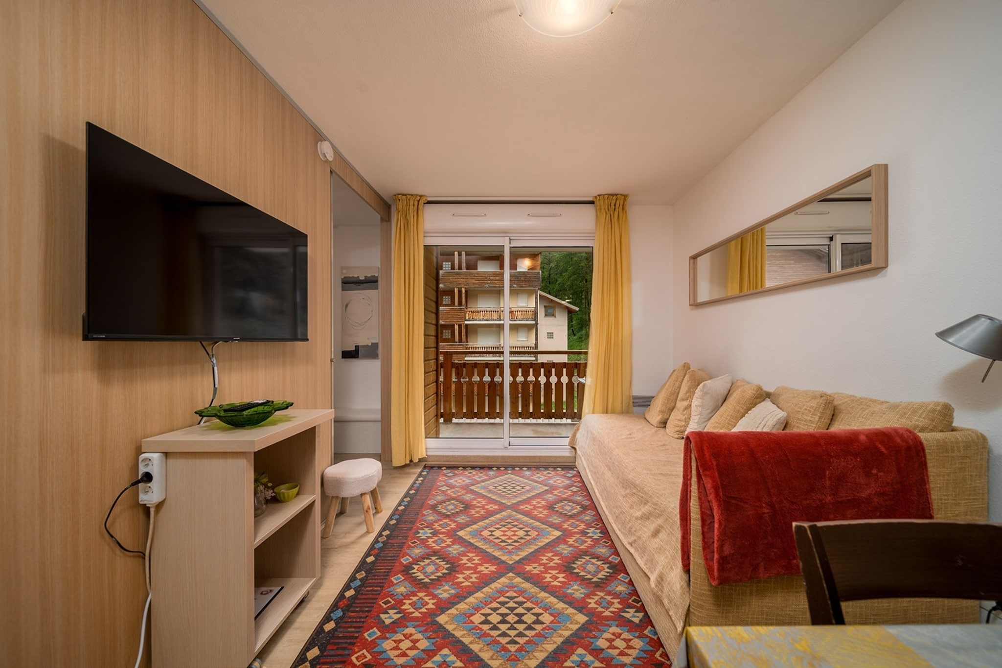 C. DU VERDON N°2301 - 2P6C-Woonkamer