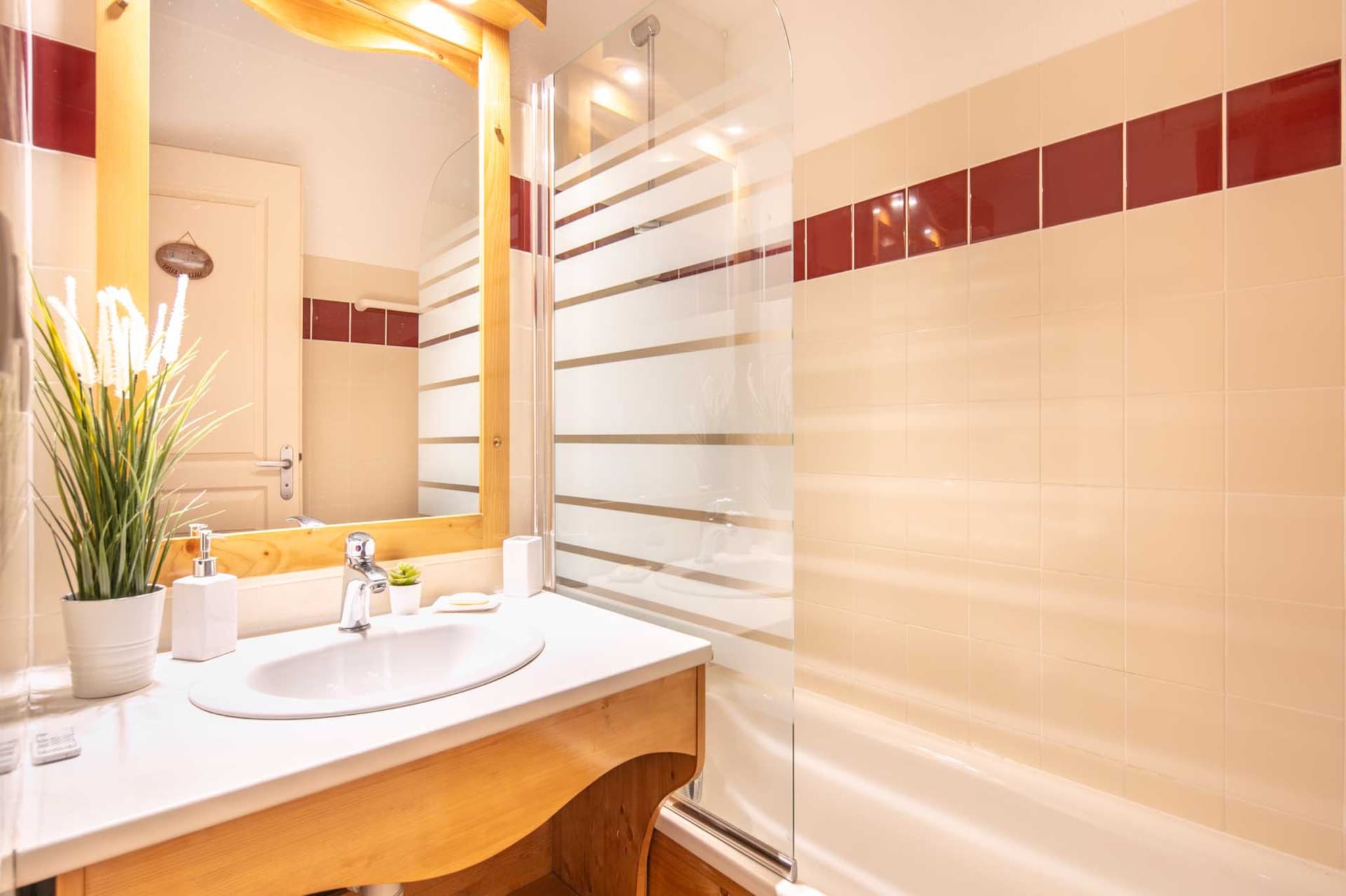 V. DU BACHAT - JOUBARBES N°03 - 2P4-Salle de bain